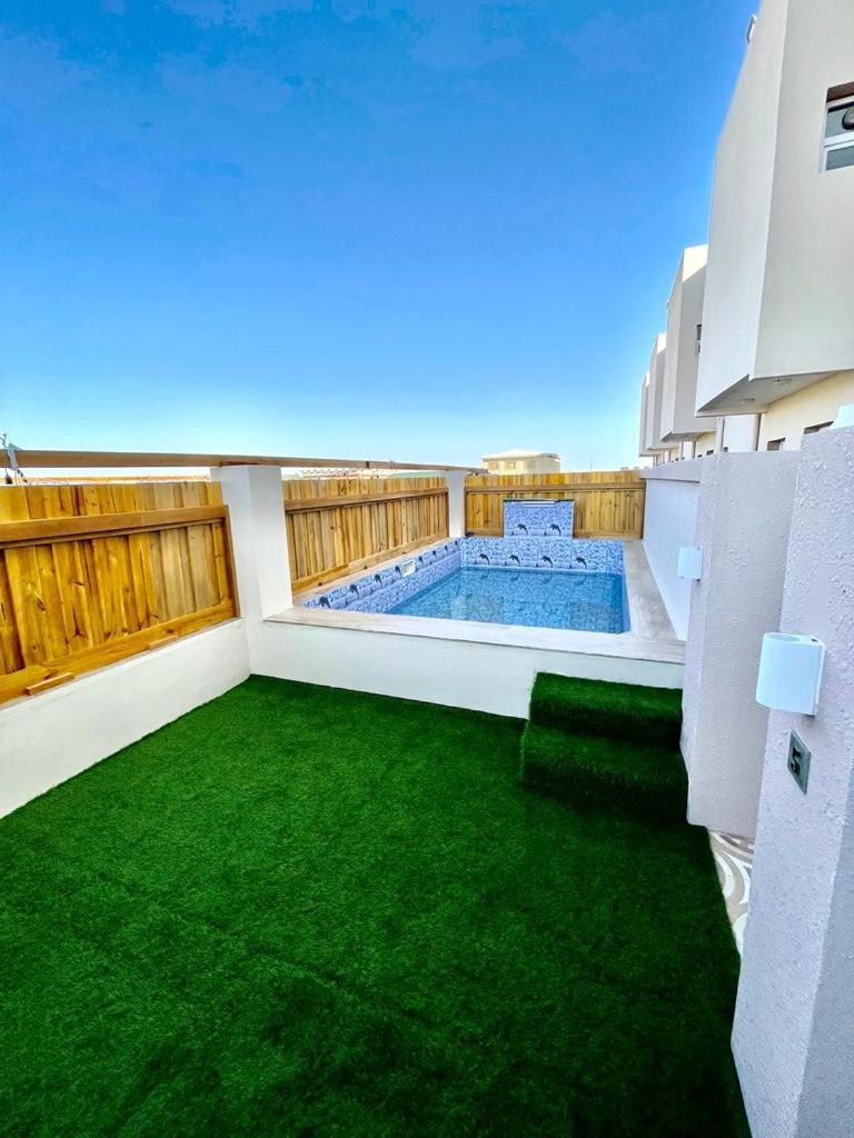 Villa with Private Pool - Photo 4