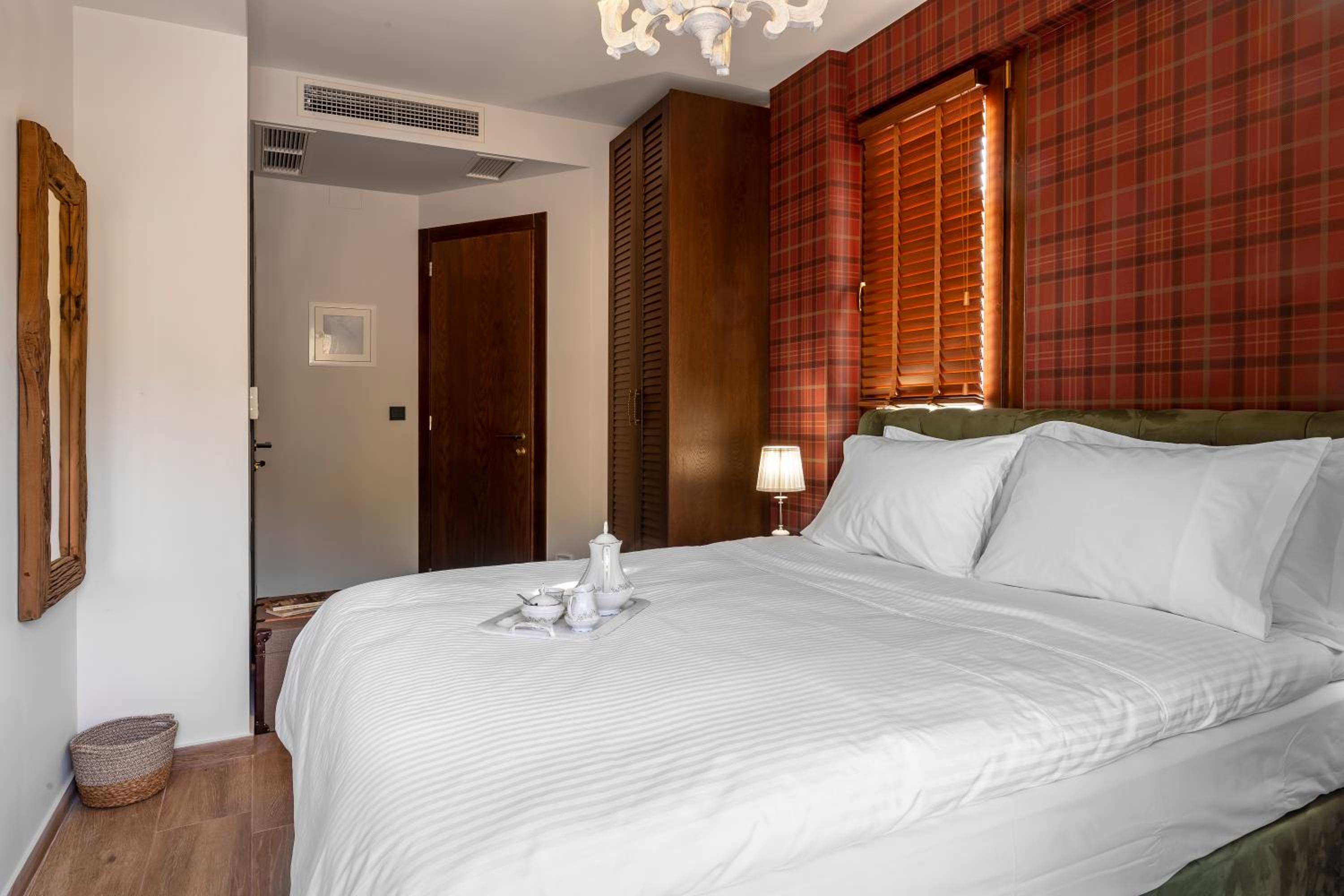 Double Room with Mountain View - Photo 1