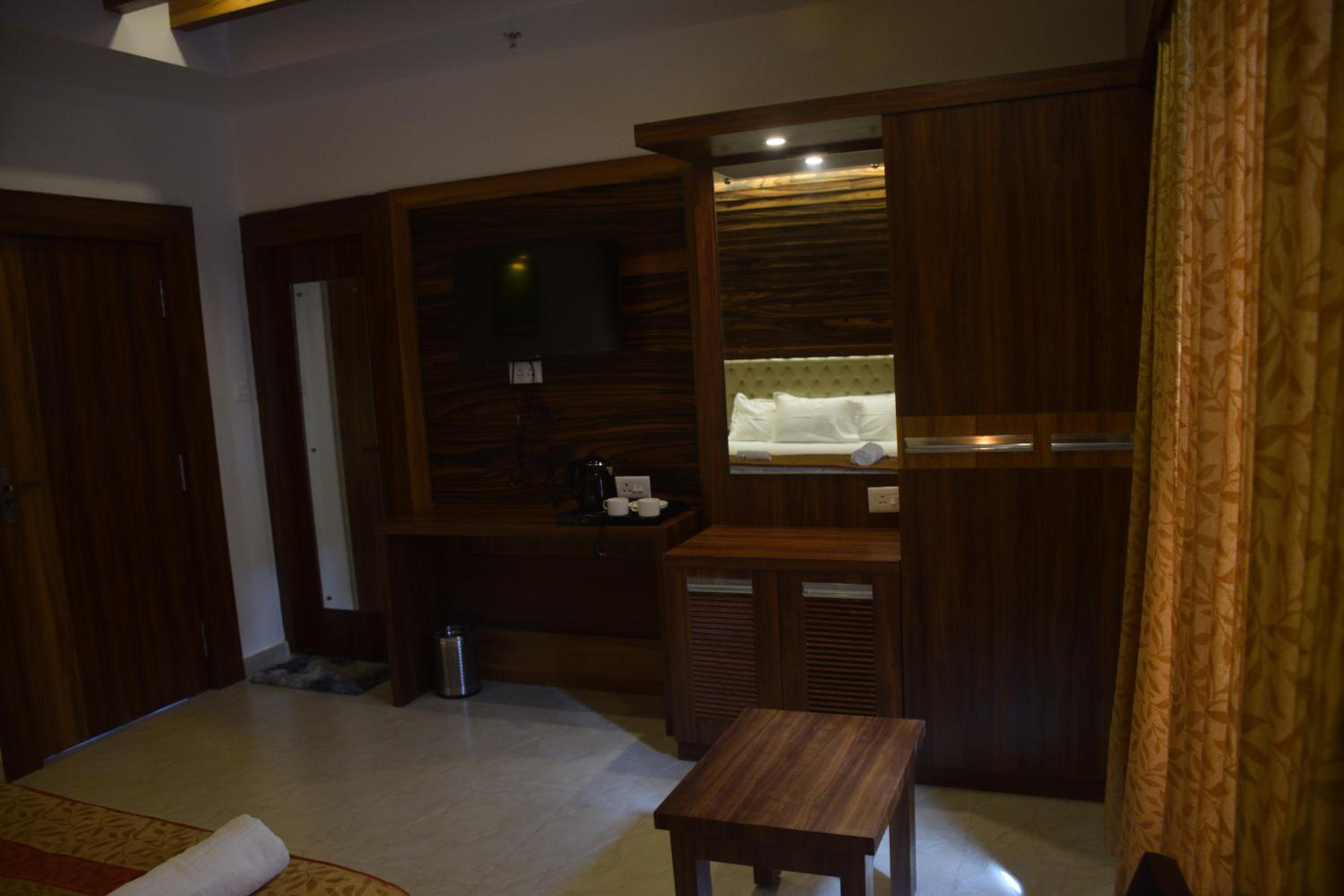 Deluxe Room - Photo 3