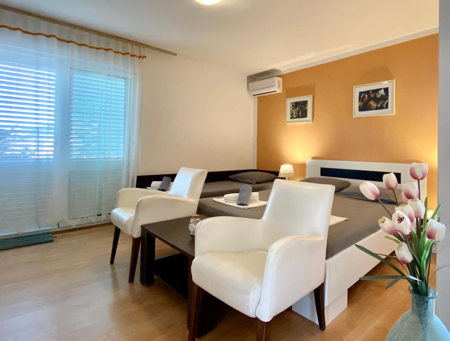Double Room with Extra Bed photo 3
