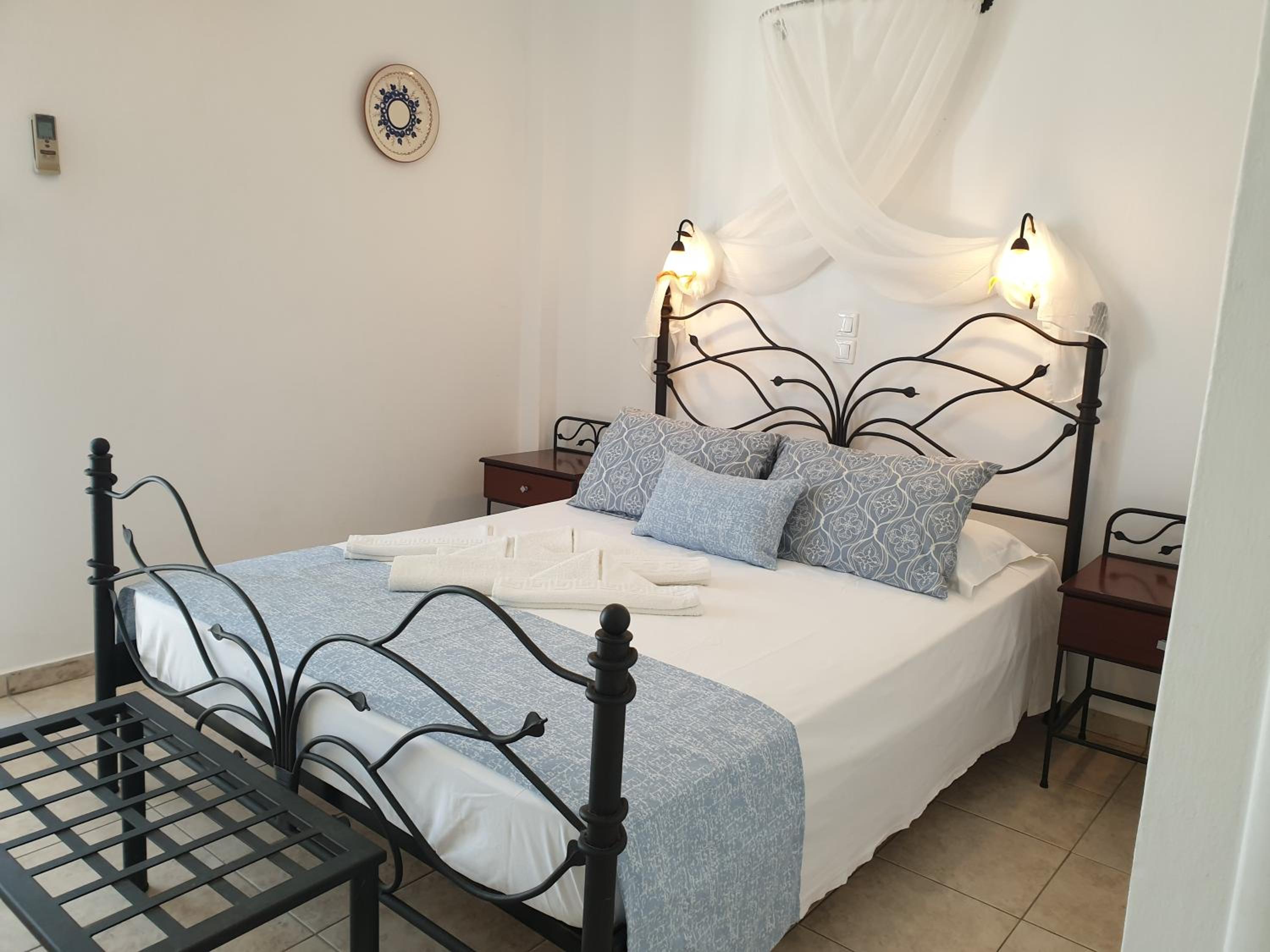 Standard Double Room - Photo 3