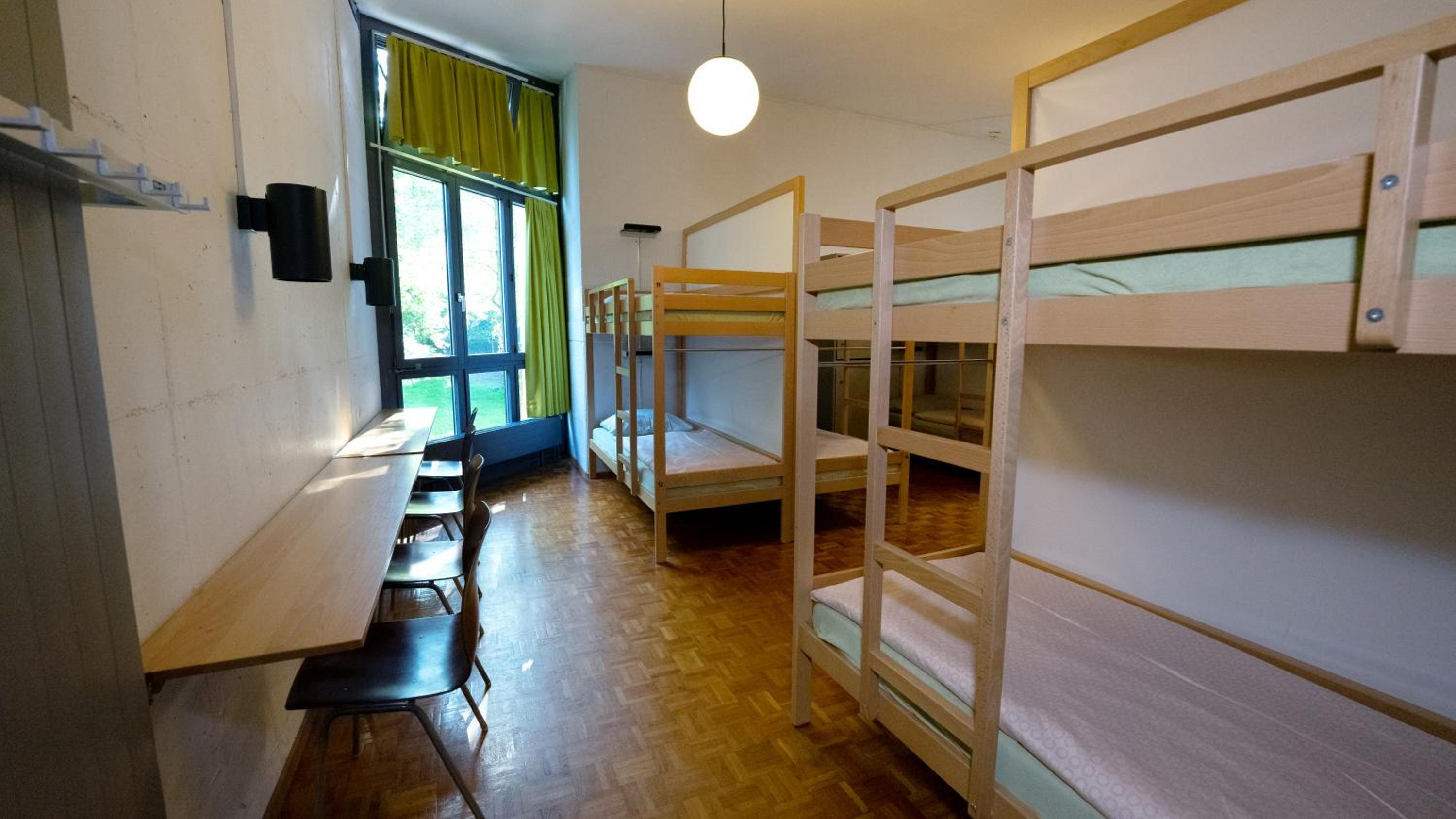 Bed in 20-Bed Femal Dormitory Room photo 1