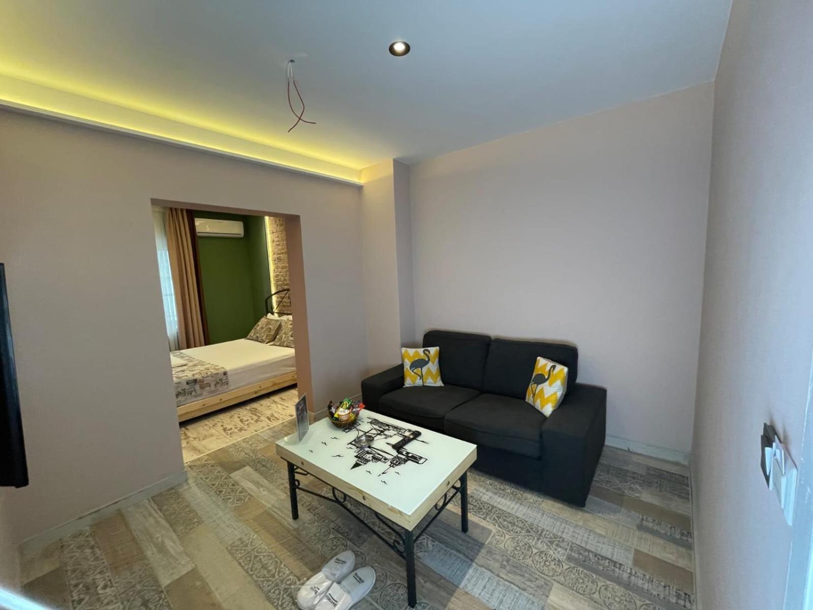 Deluxe Junior Suite - Photo 25