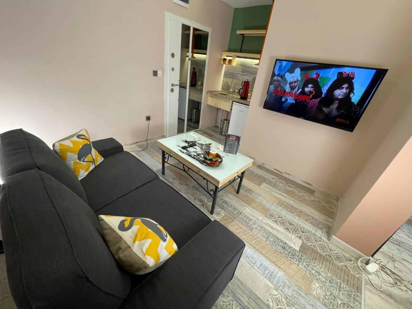 Deluxe Junior Suite - Photo 24