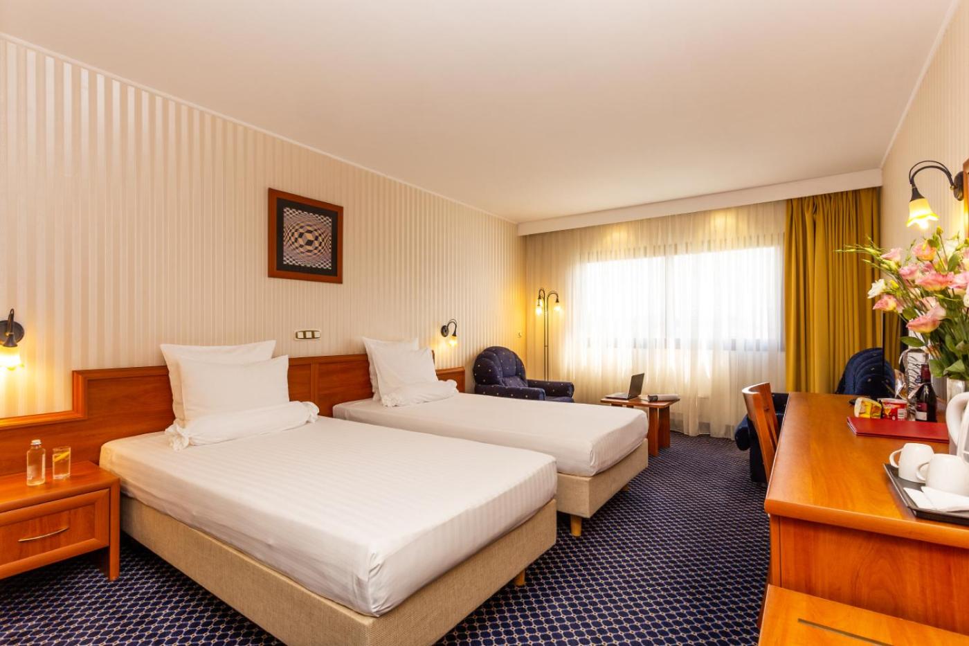 Classic Double or Twin Room with Free Parking - Photo 1