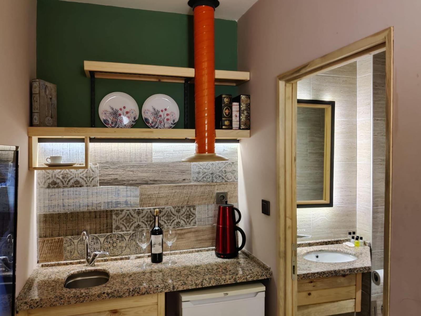 Deluxe Junior Suite - Photo 23