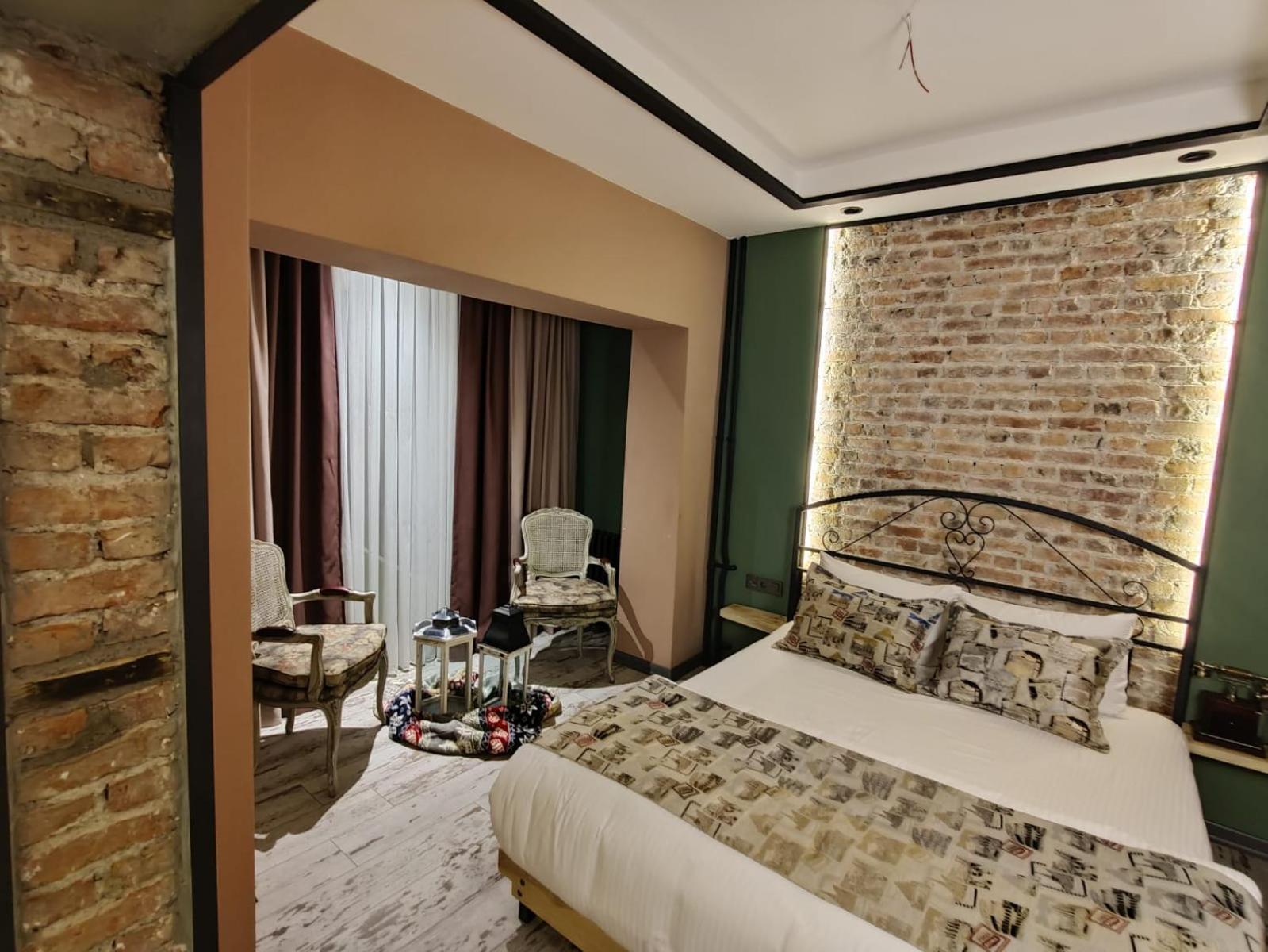 Deluxe Junior Suite - Photo 1