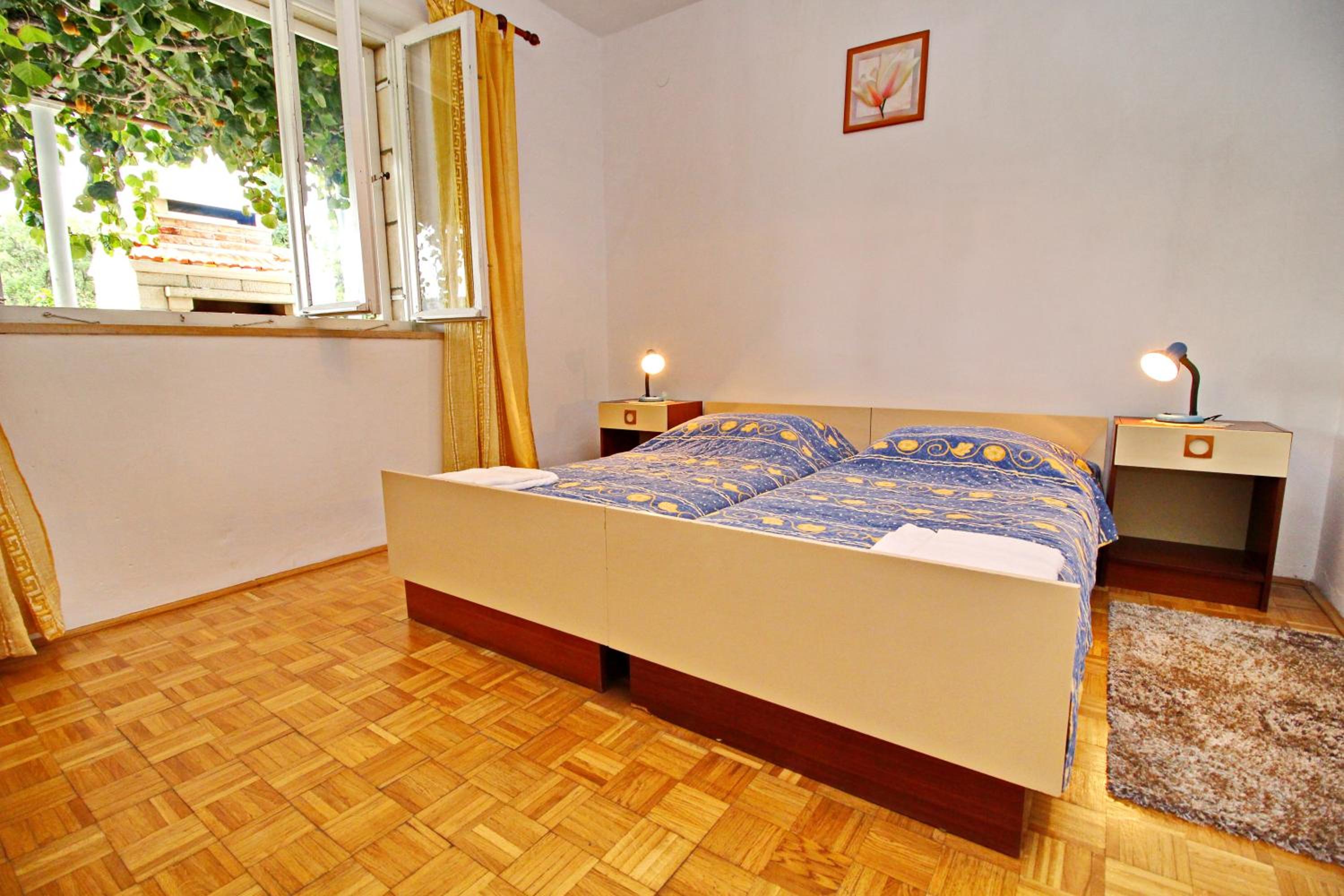 Four Bedroom House with Pool
