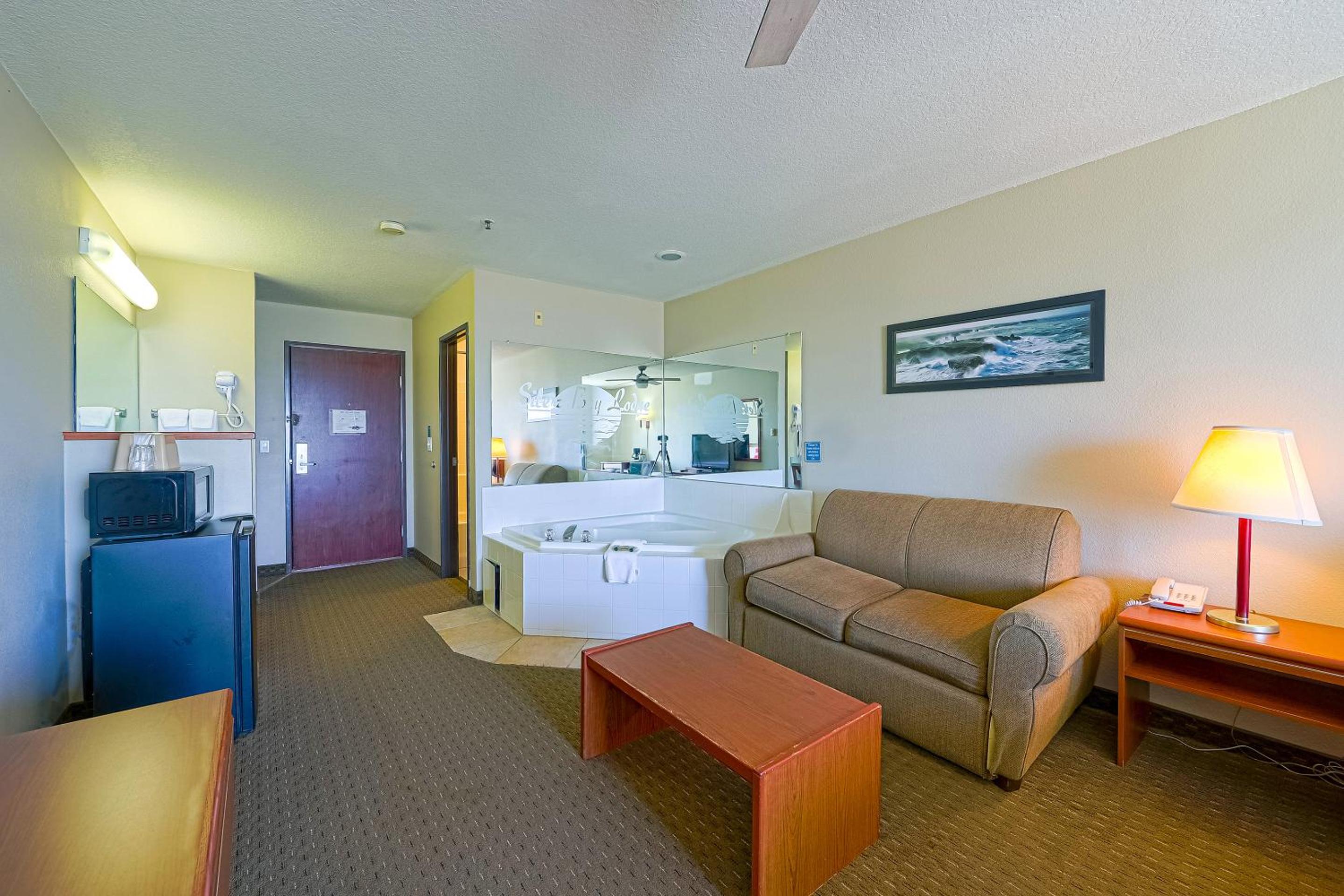 Premium King Room with Jetted Tub - Bay view - Photo 10