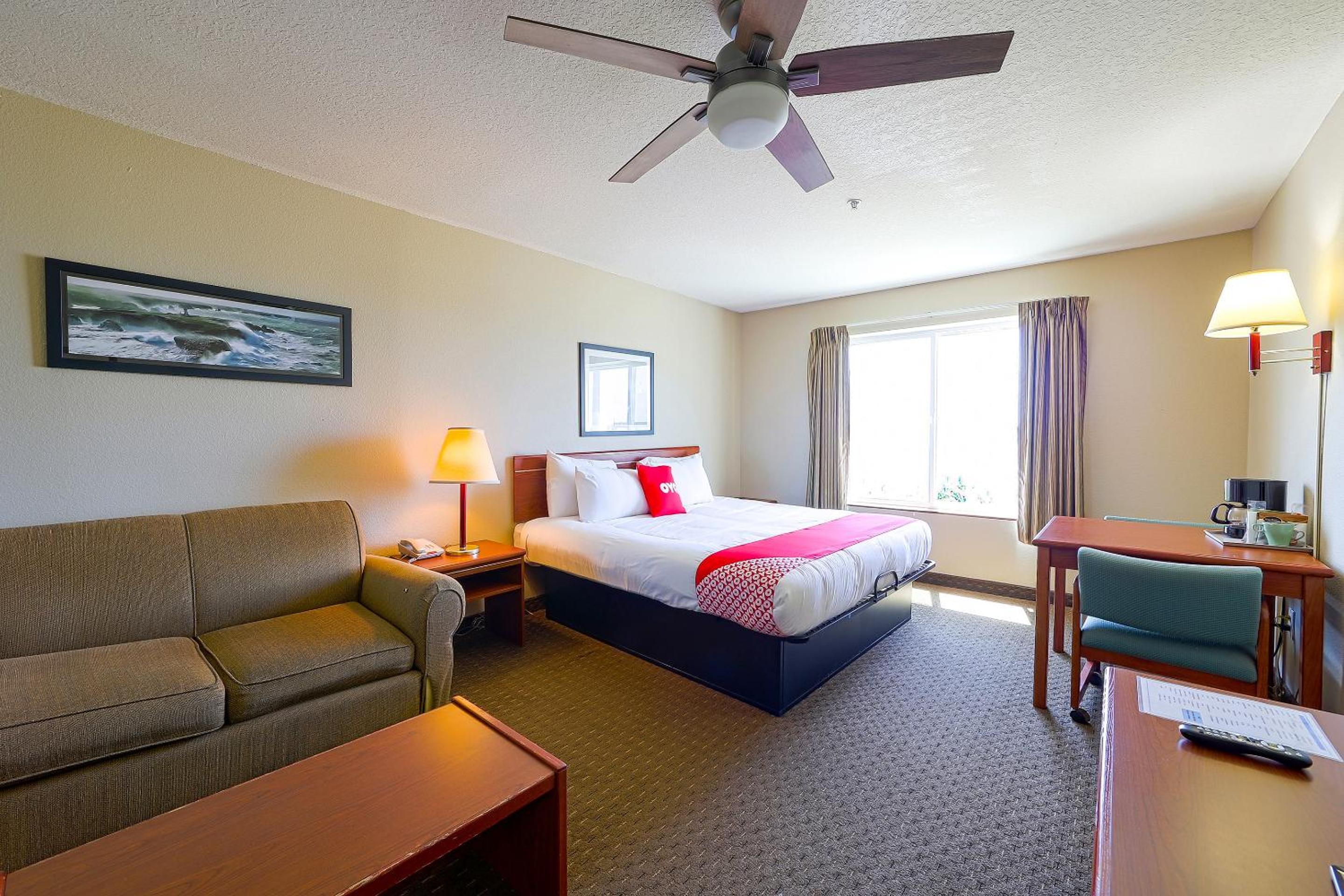 Premium King Room with Jetted Tub - Bay view - Photo 11