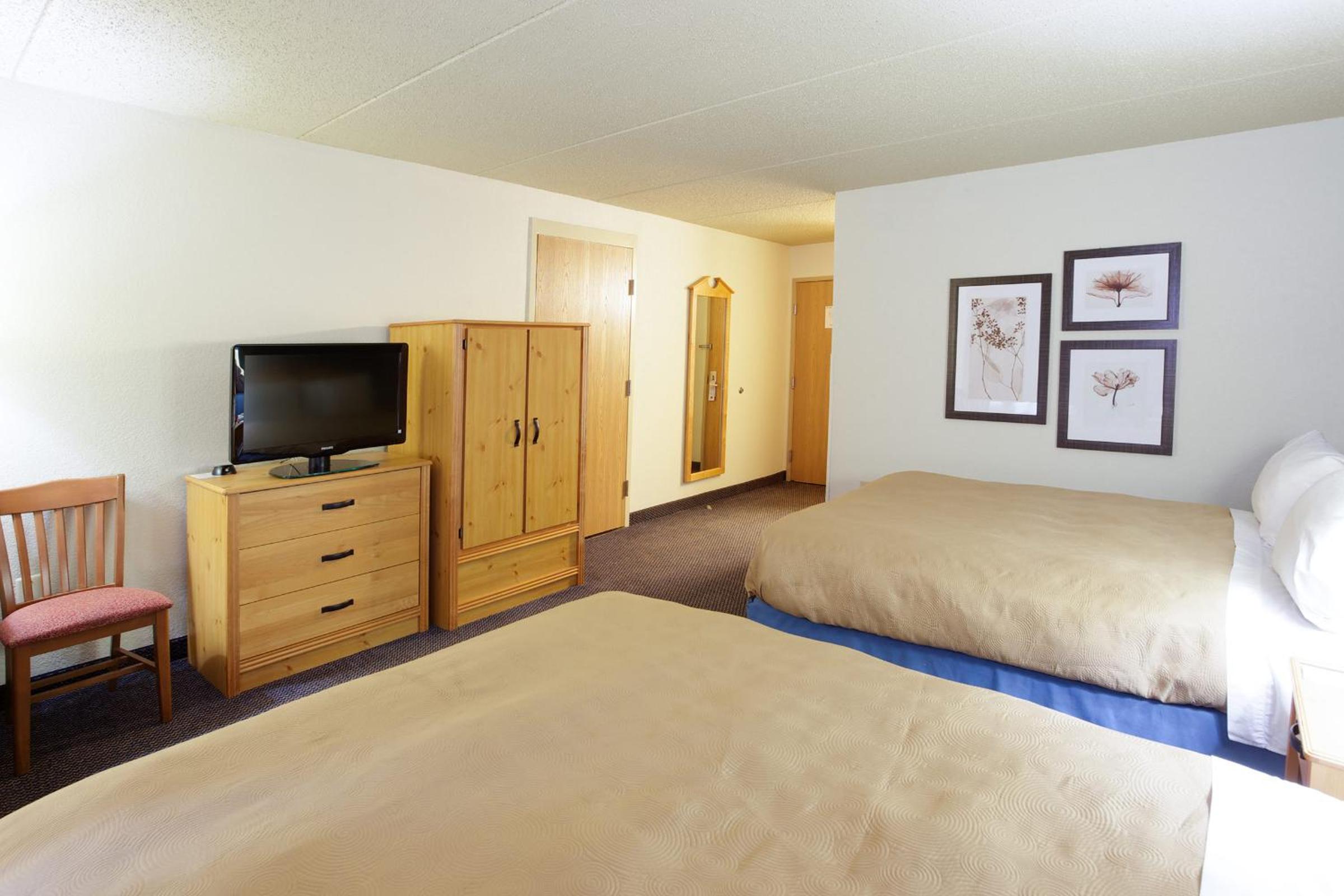 Queen Room with Two Queen Beds - Non-Smoking