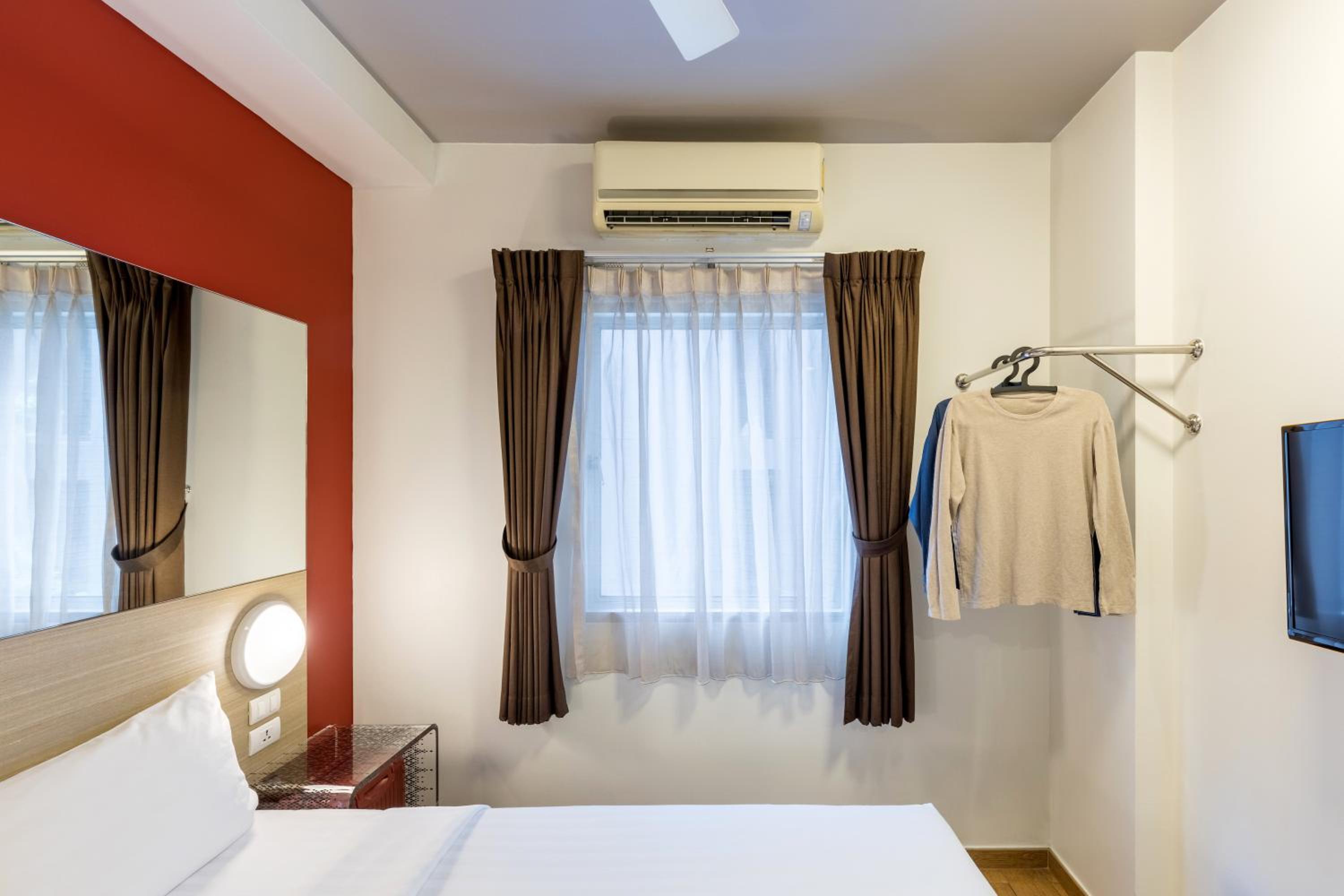 Standard Double Room - Photo 11