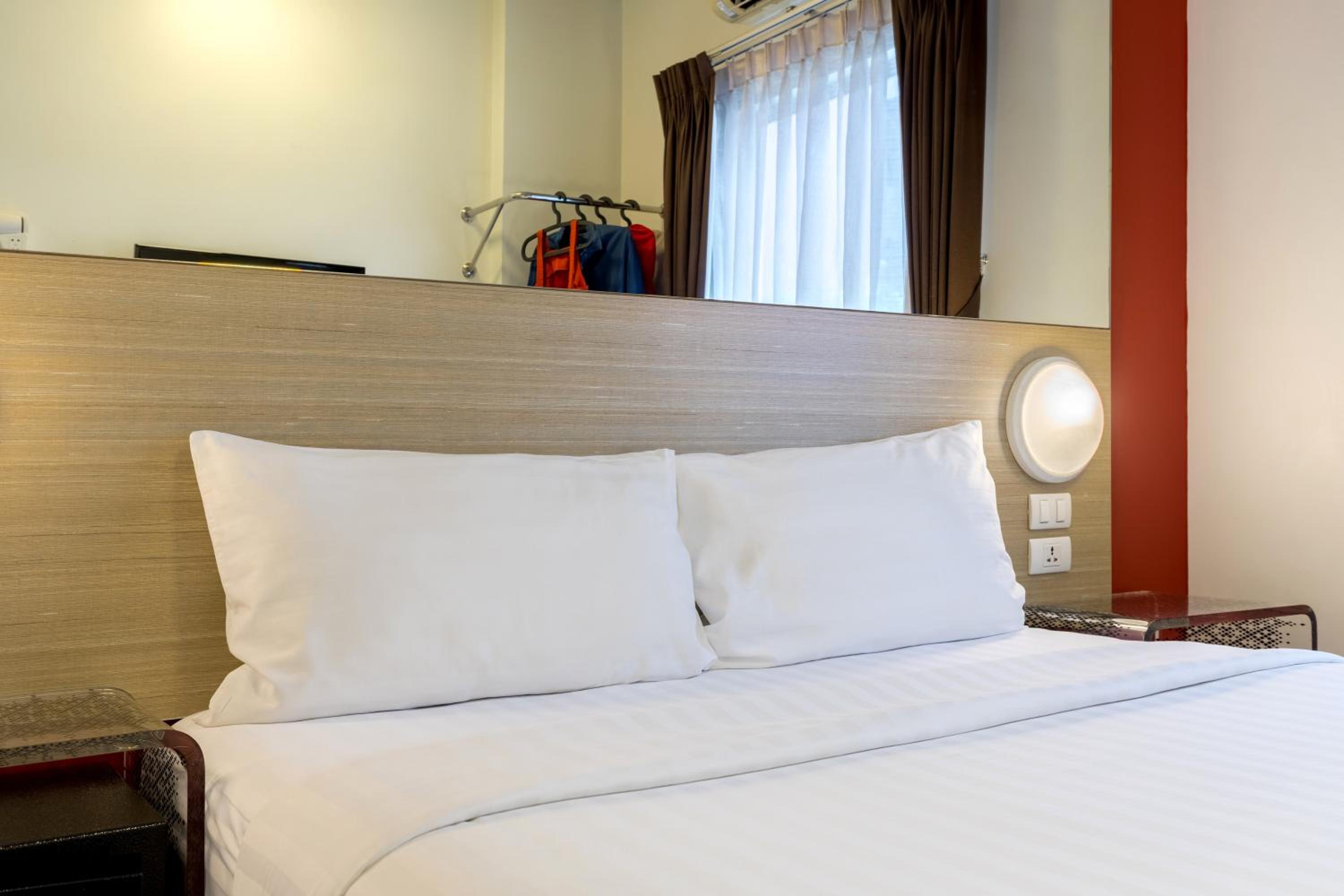Standard Double Room - Photo 13