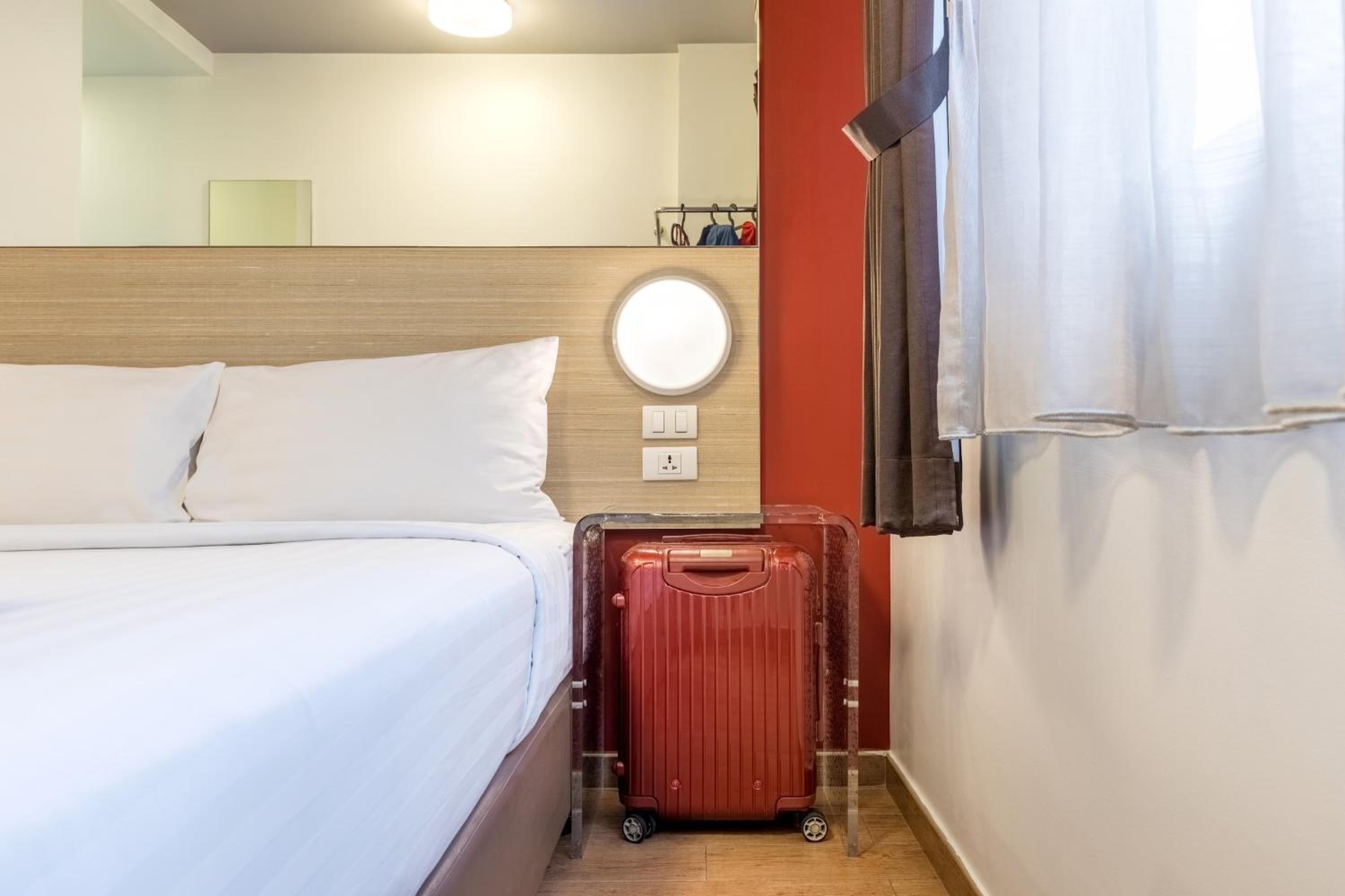 Standard Double Room - Photo 9