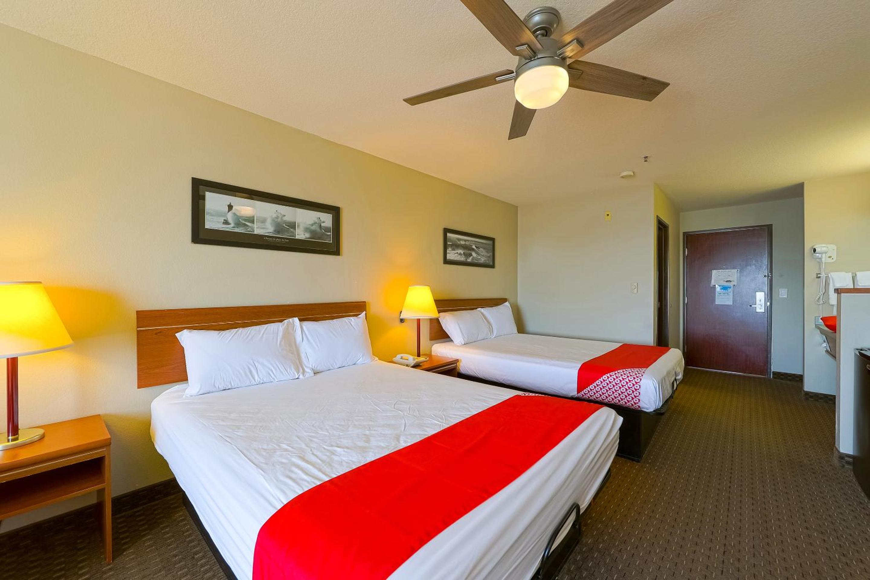 Double Queen Room - Bay view - Photo 1