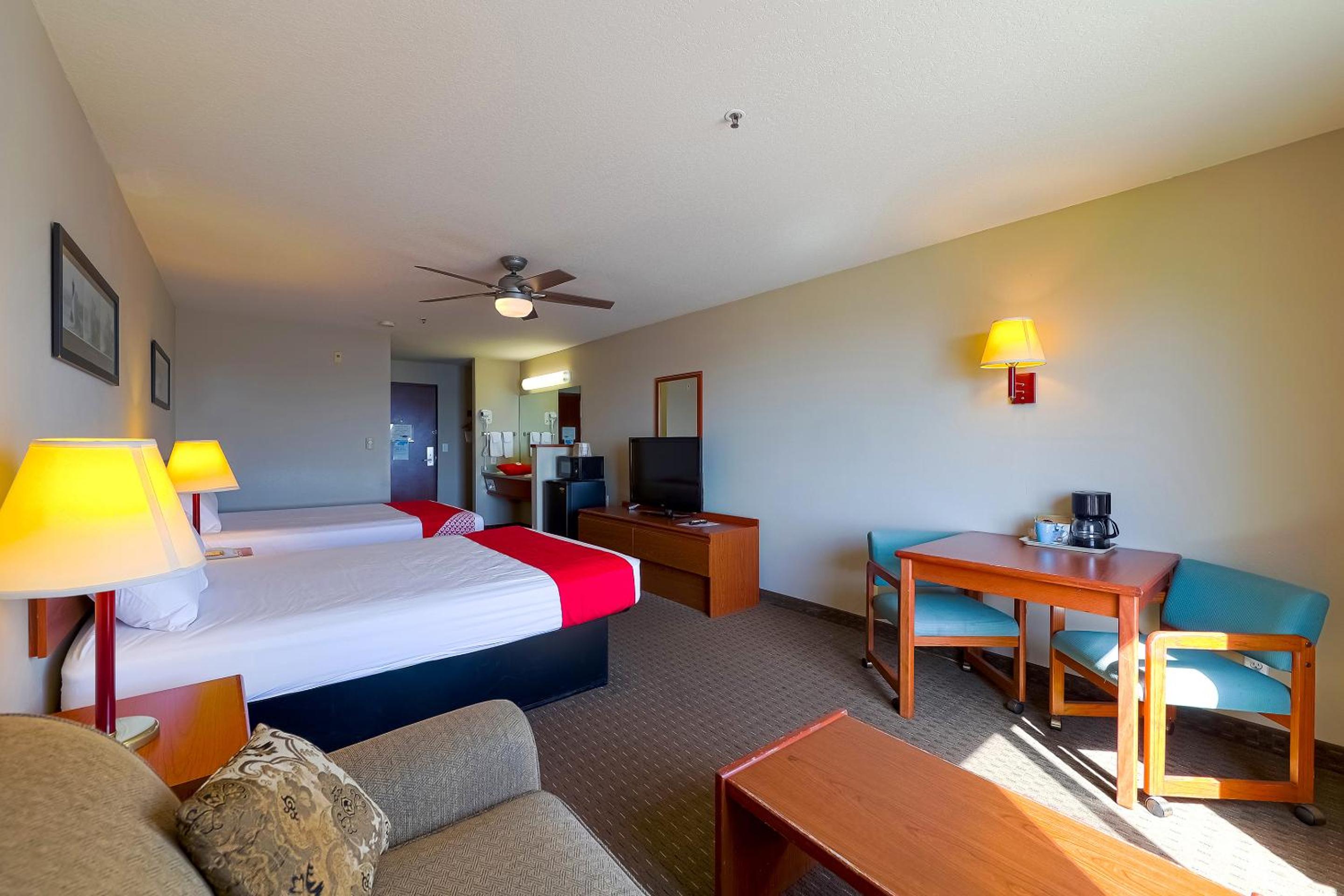 Double Queen Room - Bay view - Photo 3