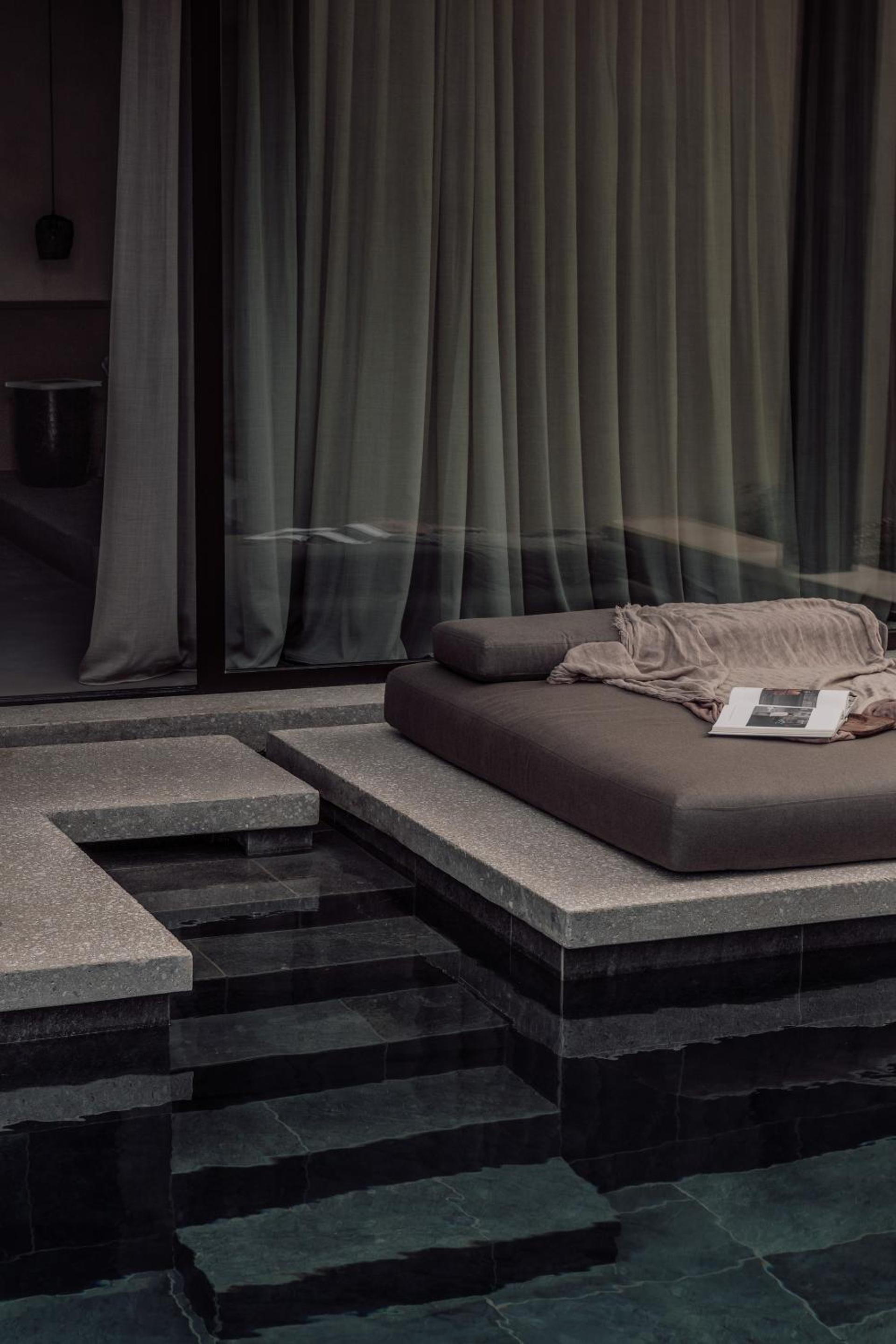 Deluxe Double or Twin Room with Pool Access - Photo 10