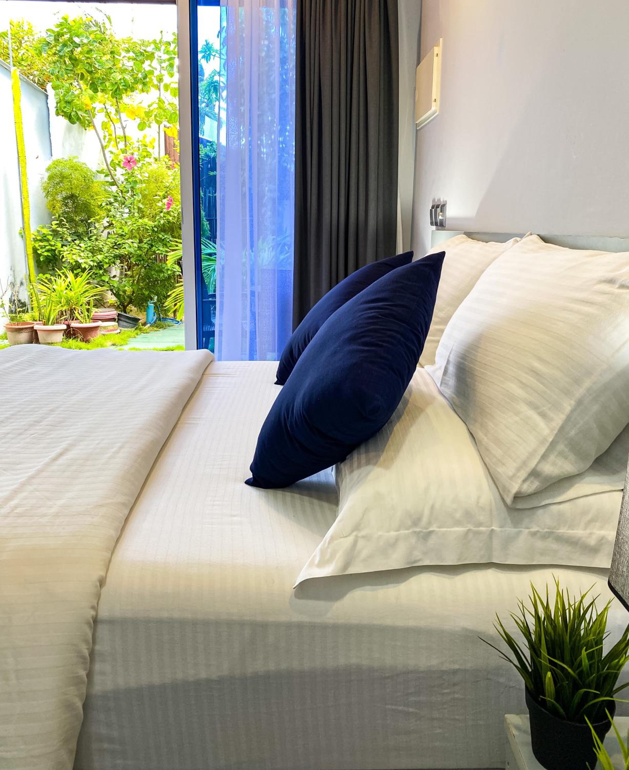 Double Room with Garden View - Photo 7