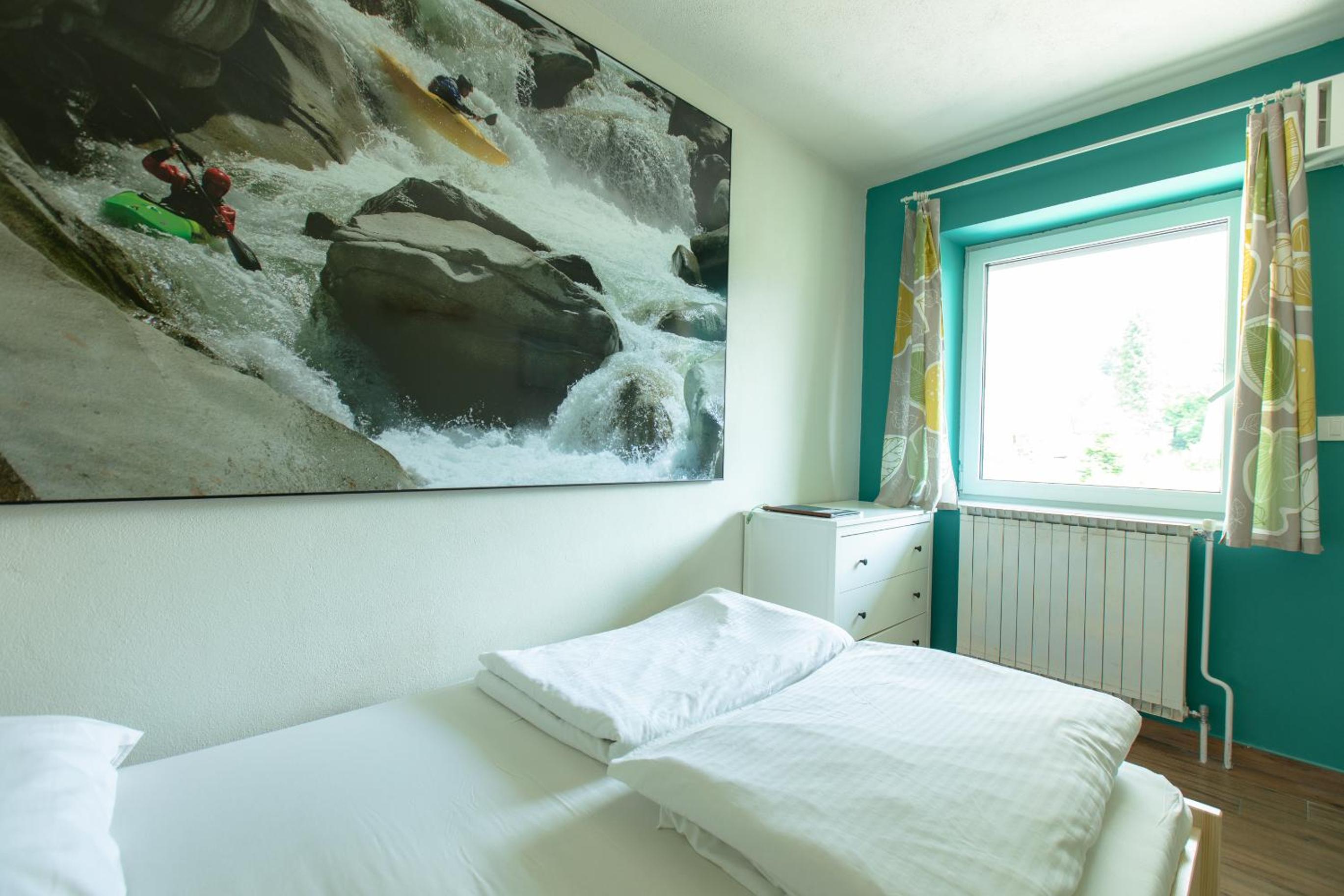 Small Double Room with Shared Bathroom photo 2
