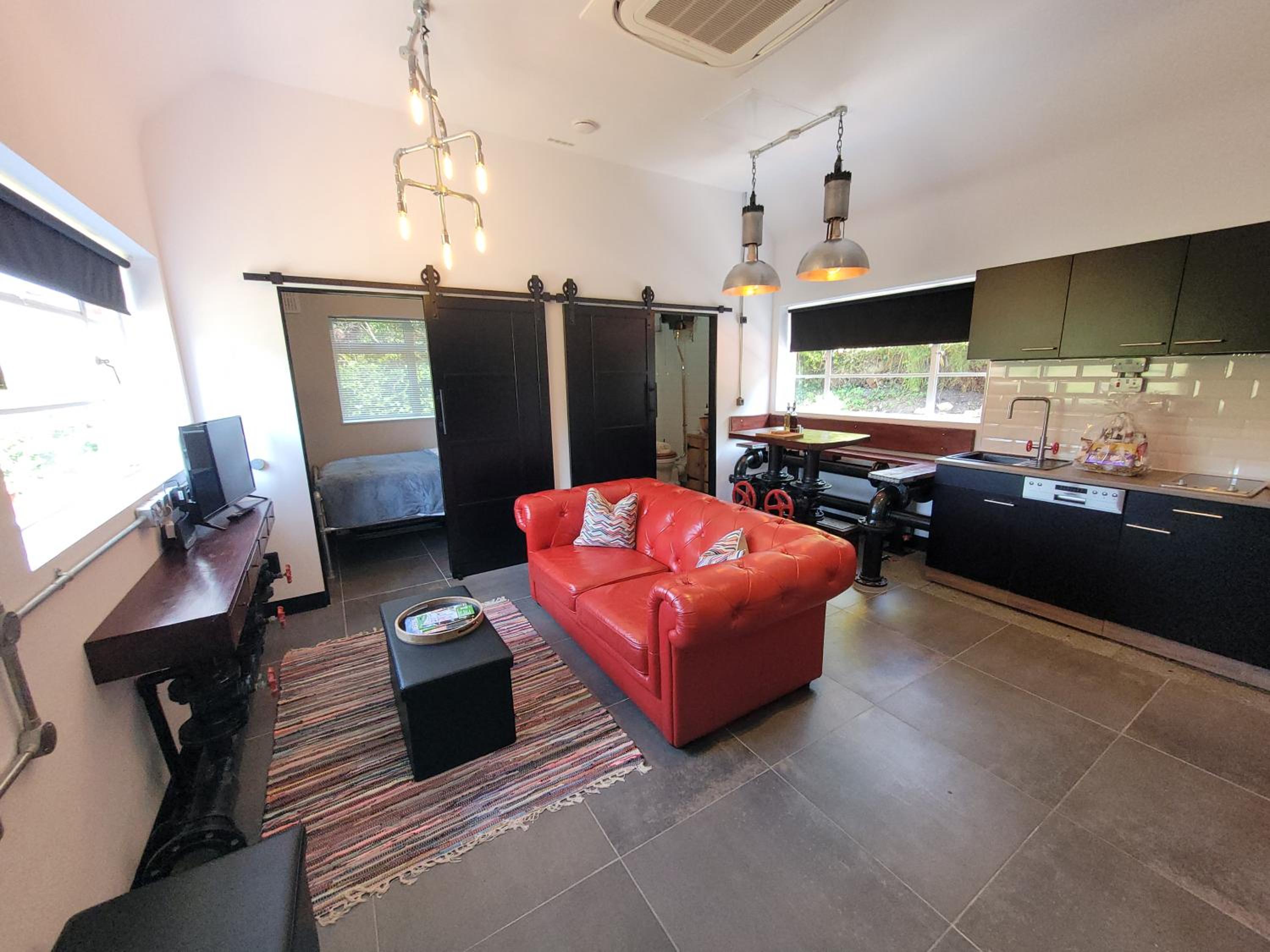 One-Bedroom House - Photo 29