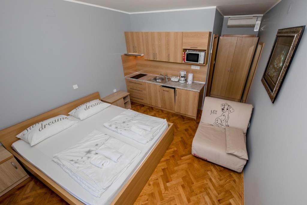 Studio Apartment