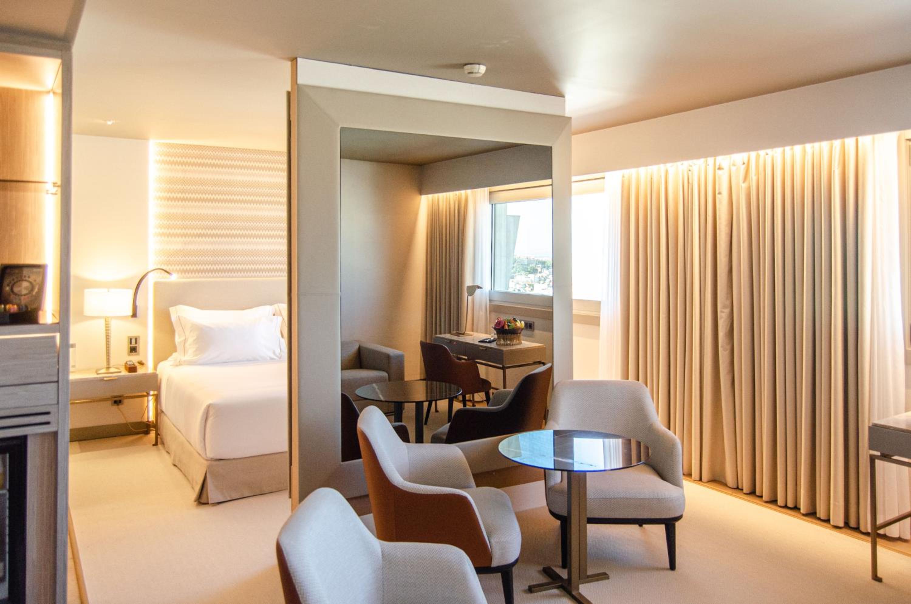 Deluxe Suite - Photo 1