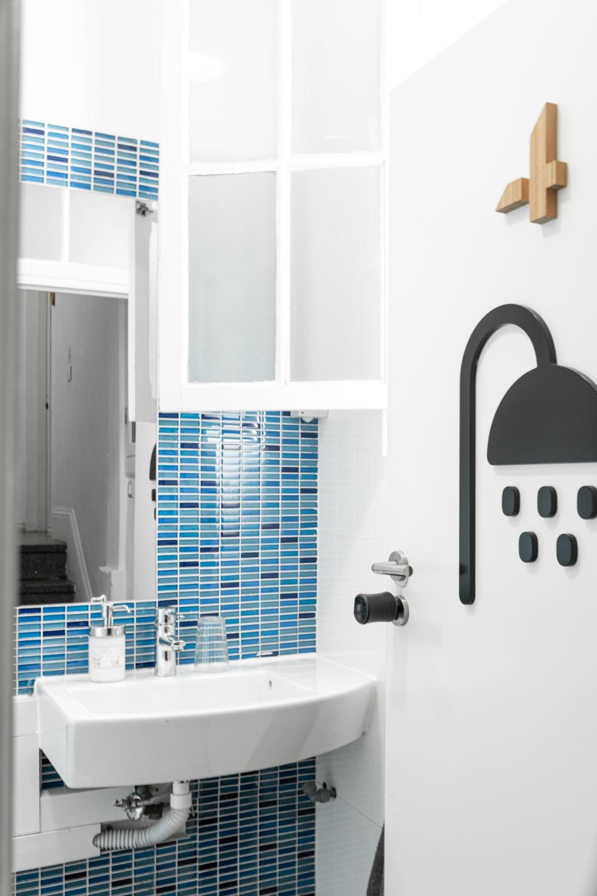 Double Room with Private External Bathroom - Photo 2