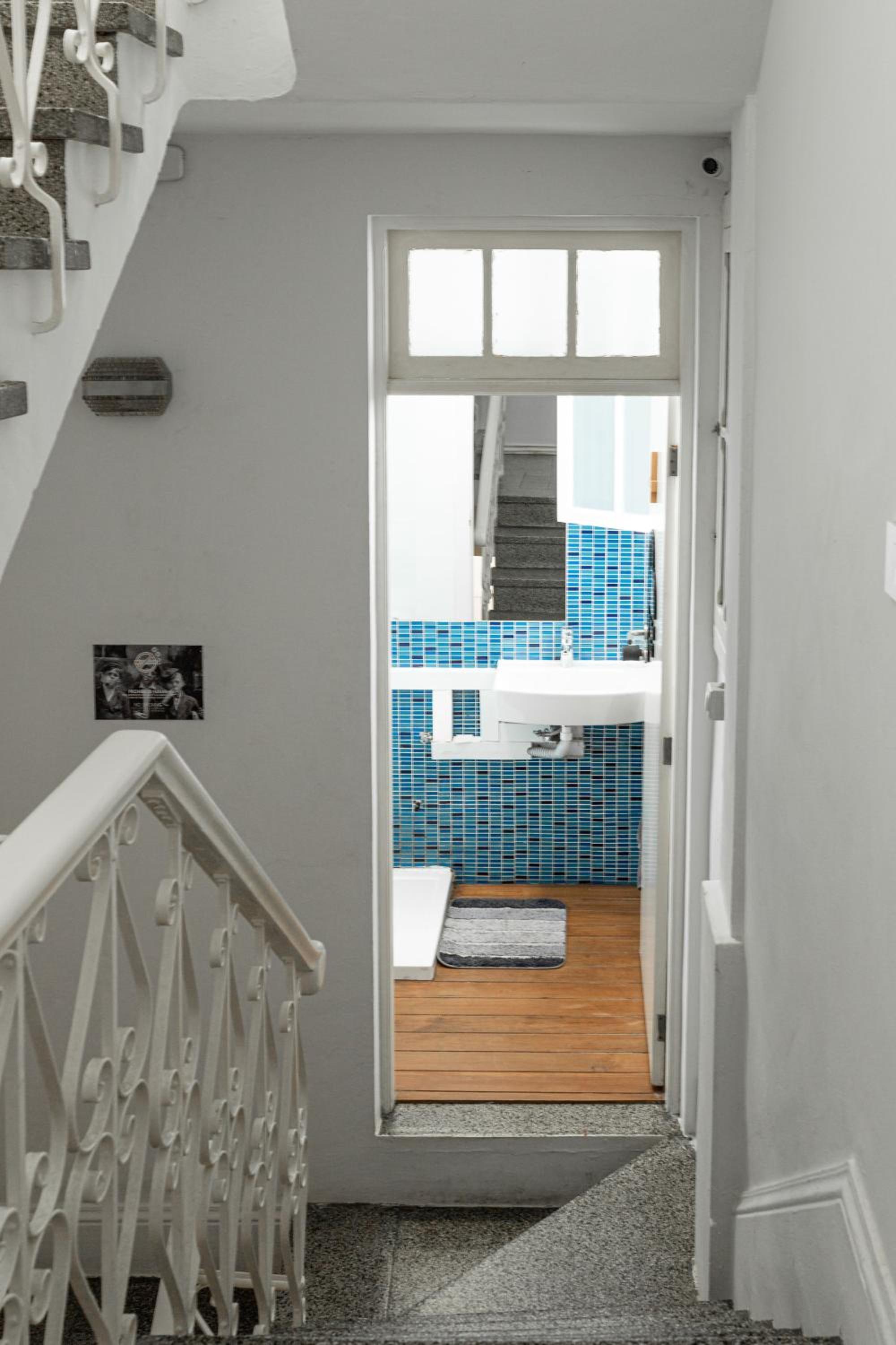 Double Room with Private External Bathroom - Photo 4