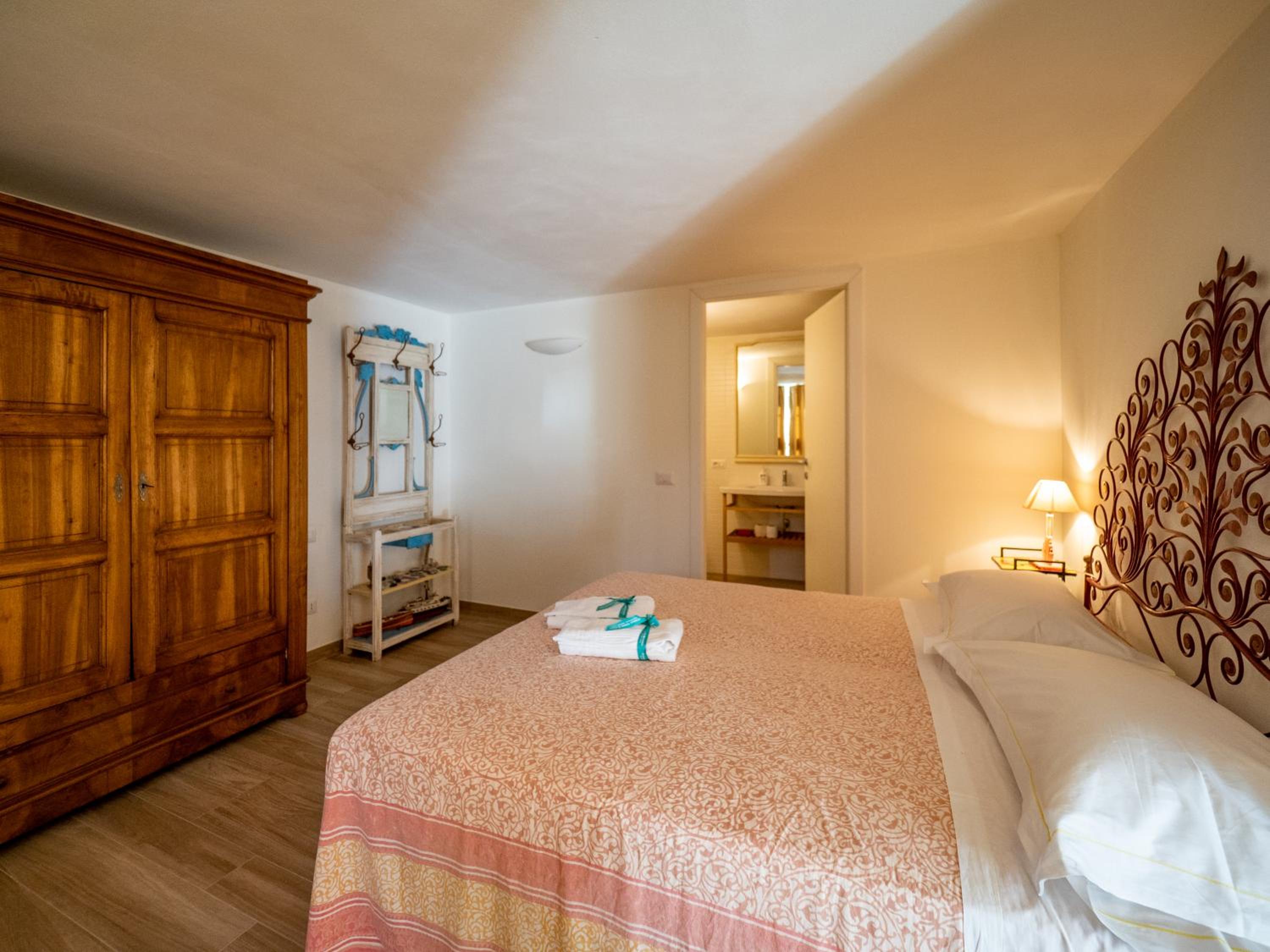 Three-Bedroom Apartment - Photo 29