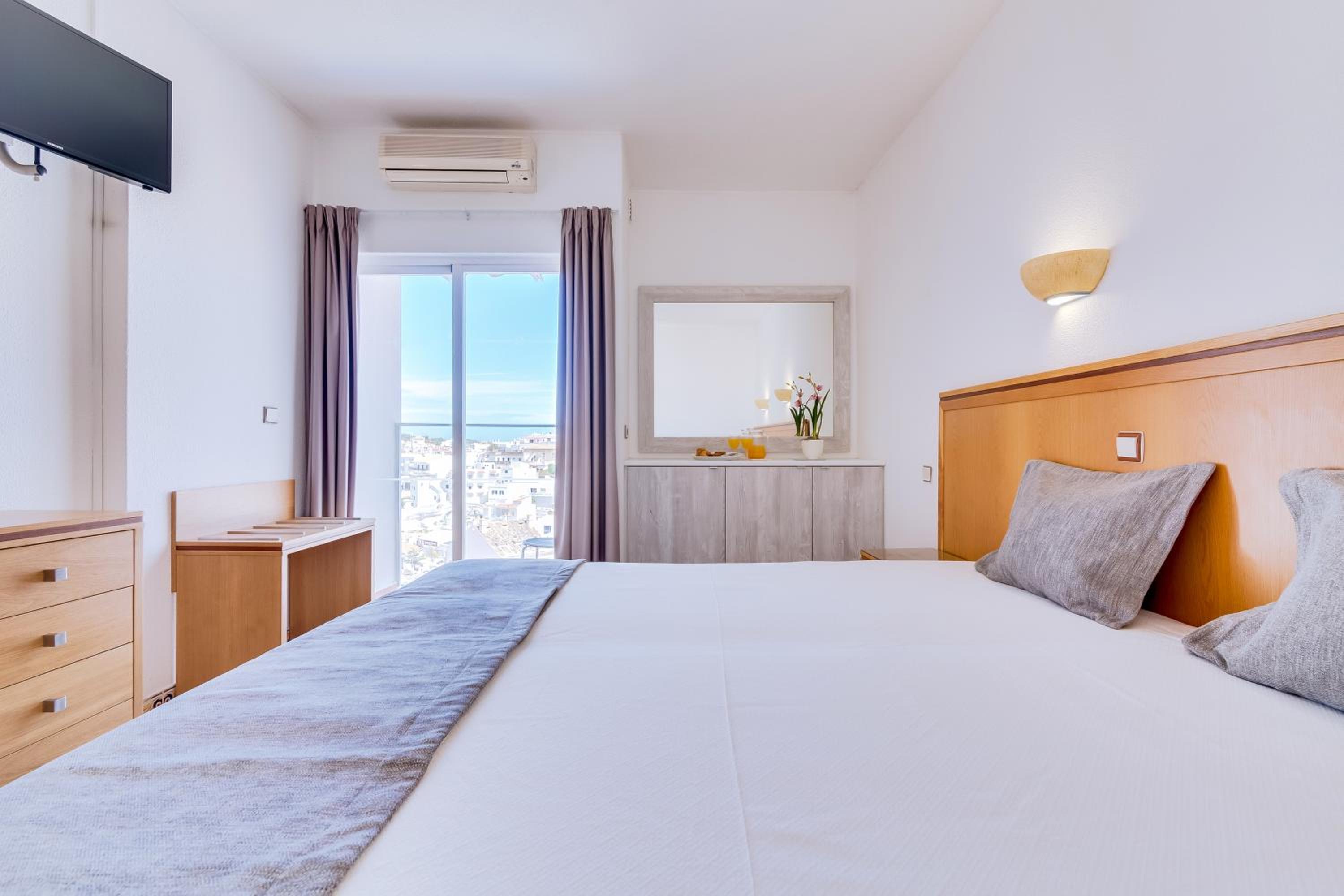 Twin Room - Photo 1