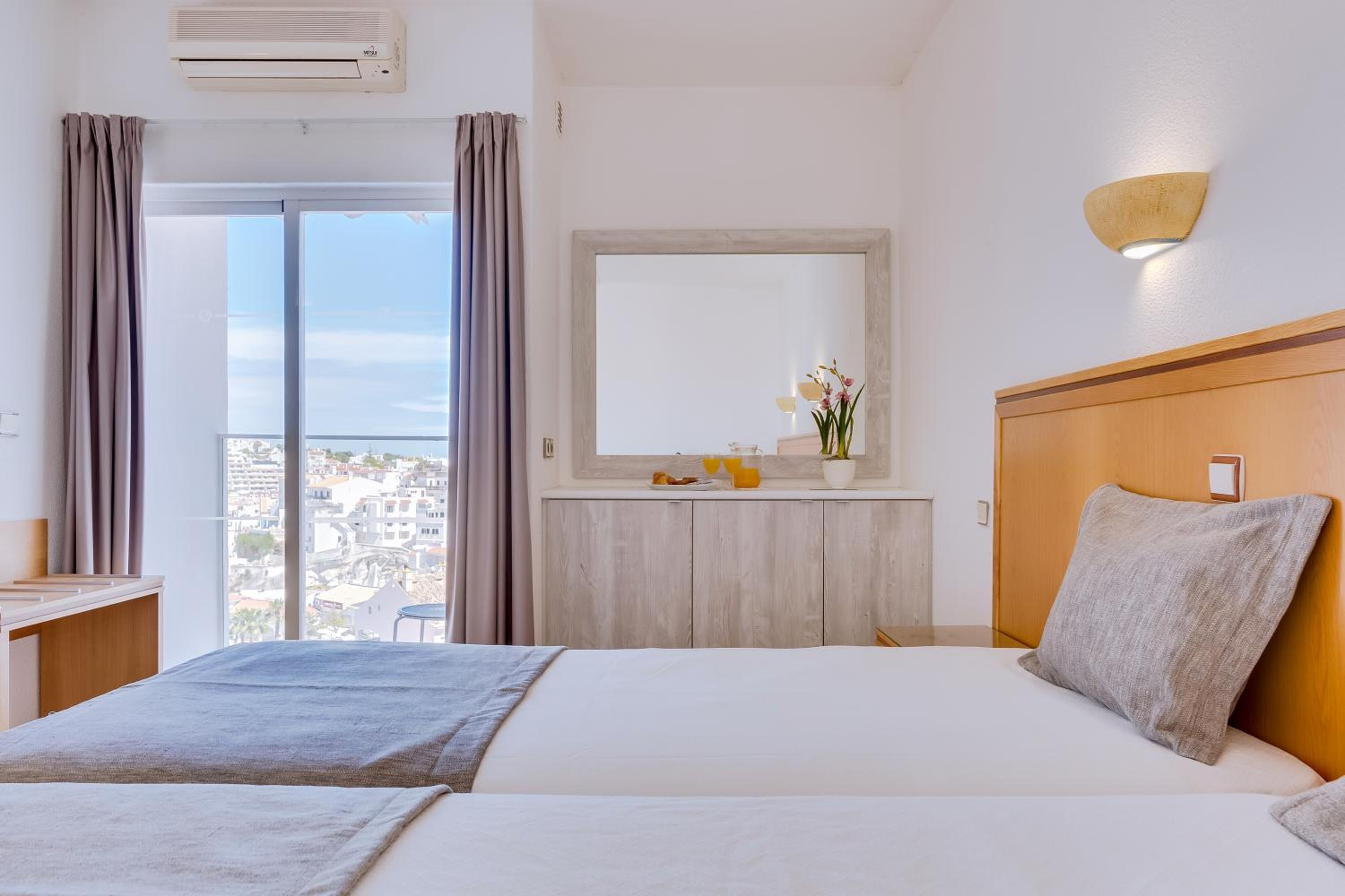 Twin Room - Photo 4