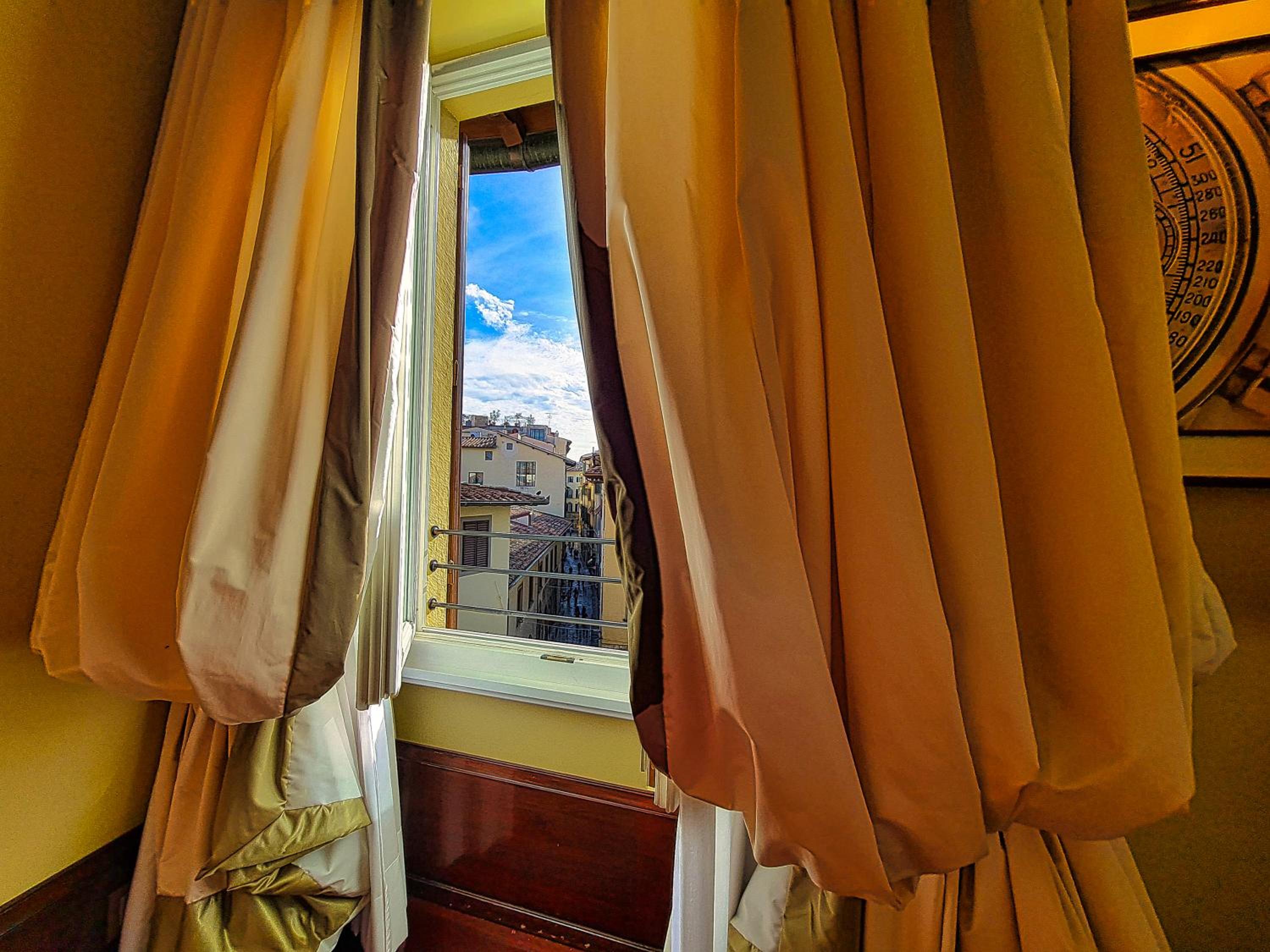 Deluxe Double Room - Photo 11