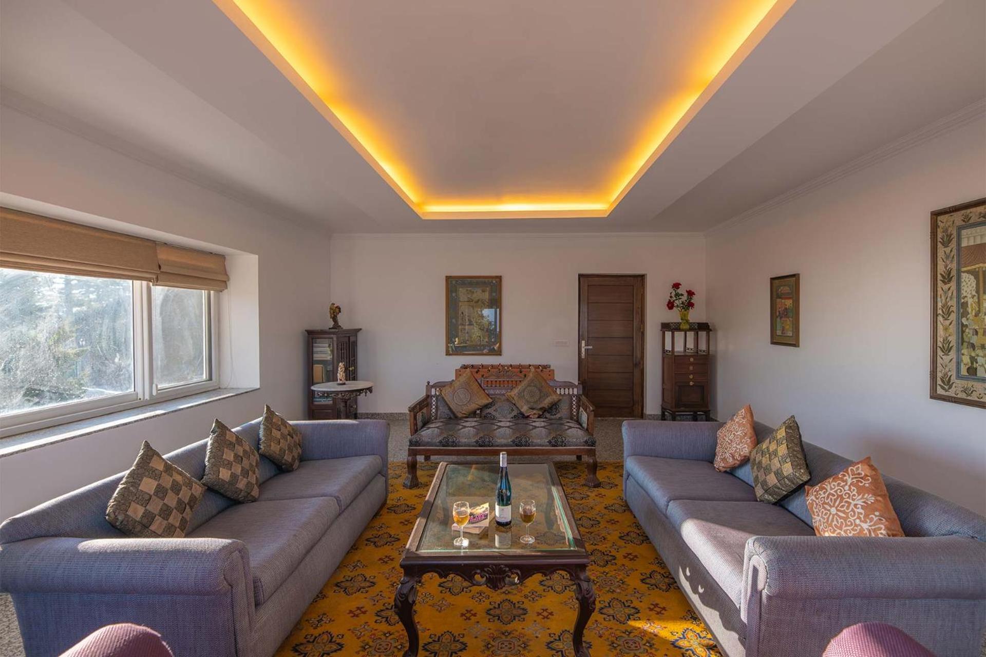 Villa - Photo 1