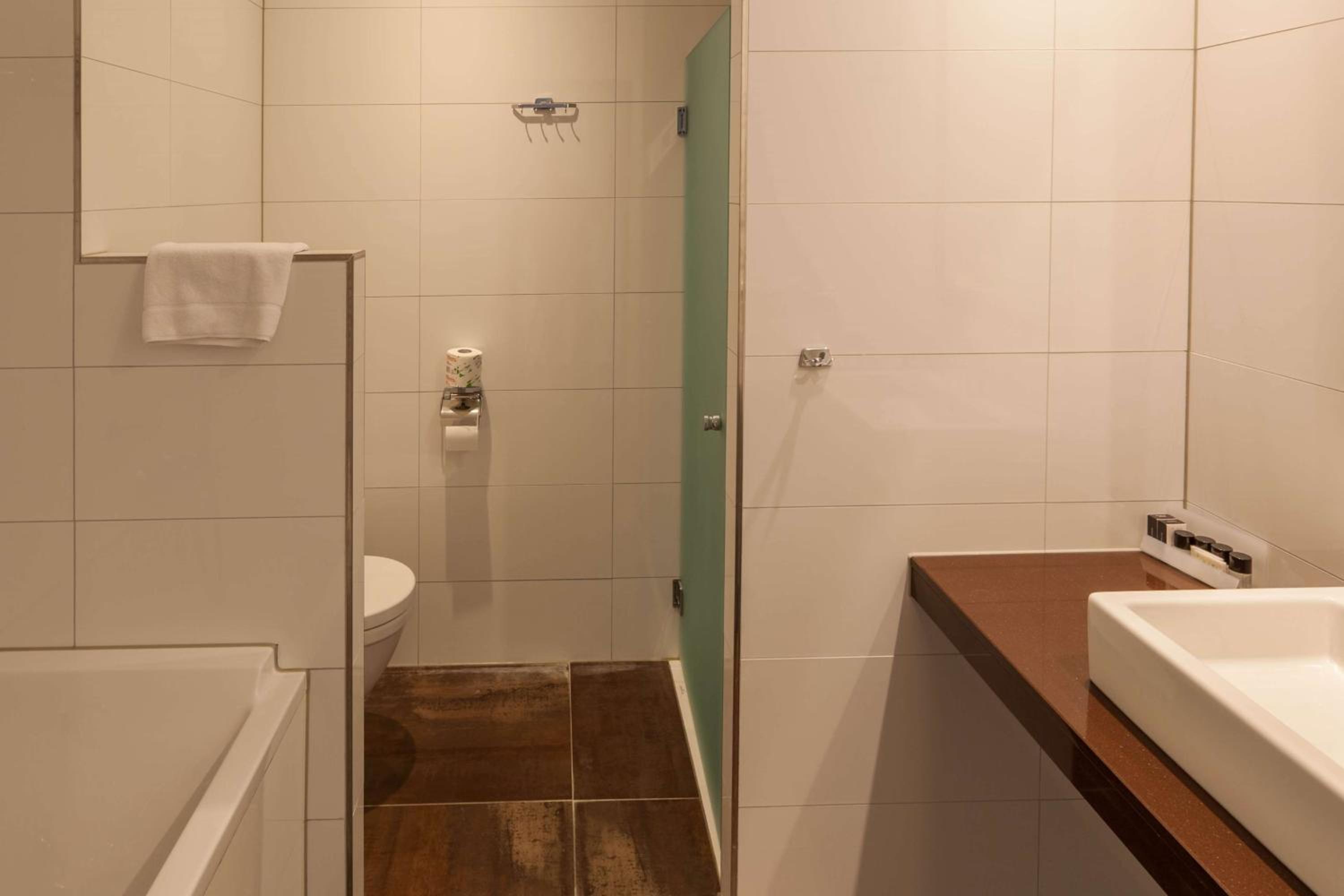 Deluxe Twin Room - Photo 6