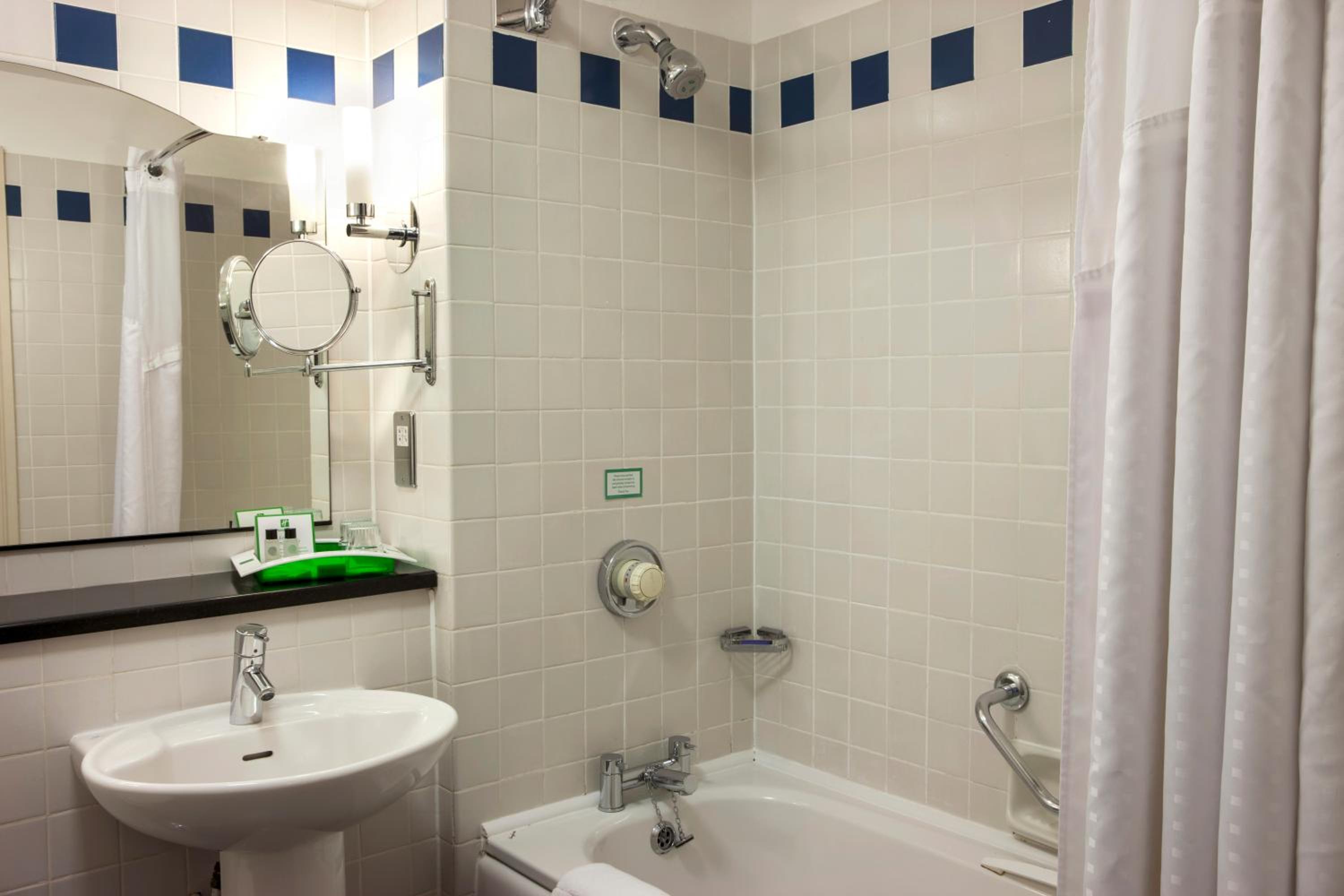 Standard Double Room - Photo 14