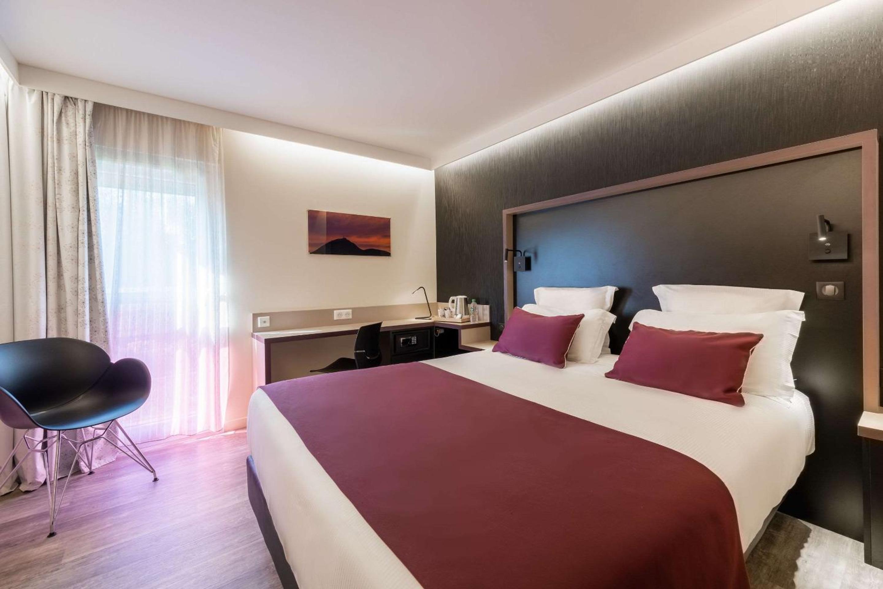Standard Double Room - Photo 10
