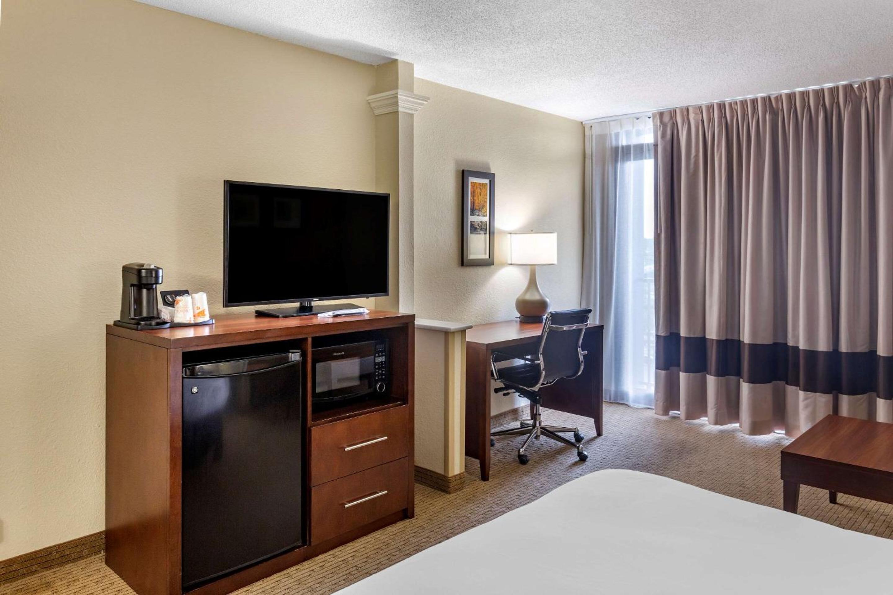 King Room - Accessible/Non-Smoking photo 3