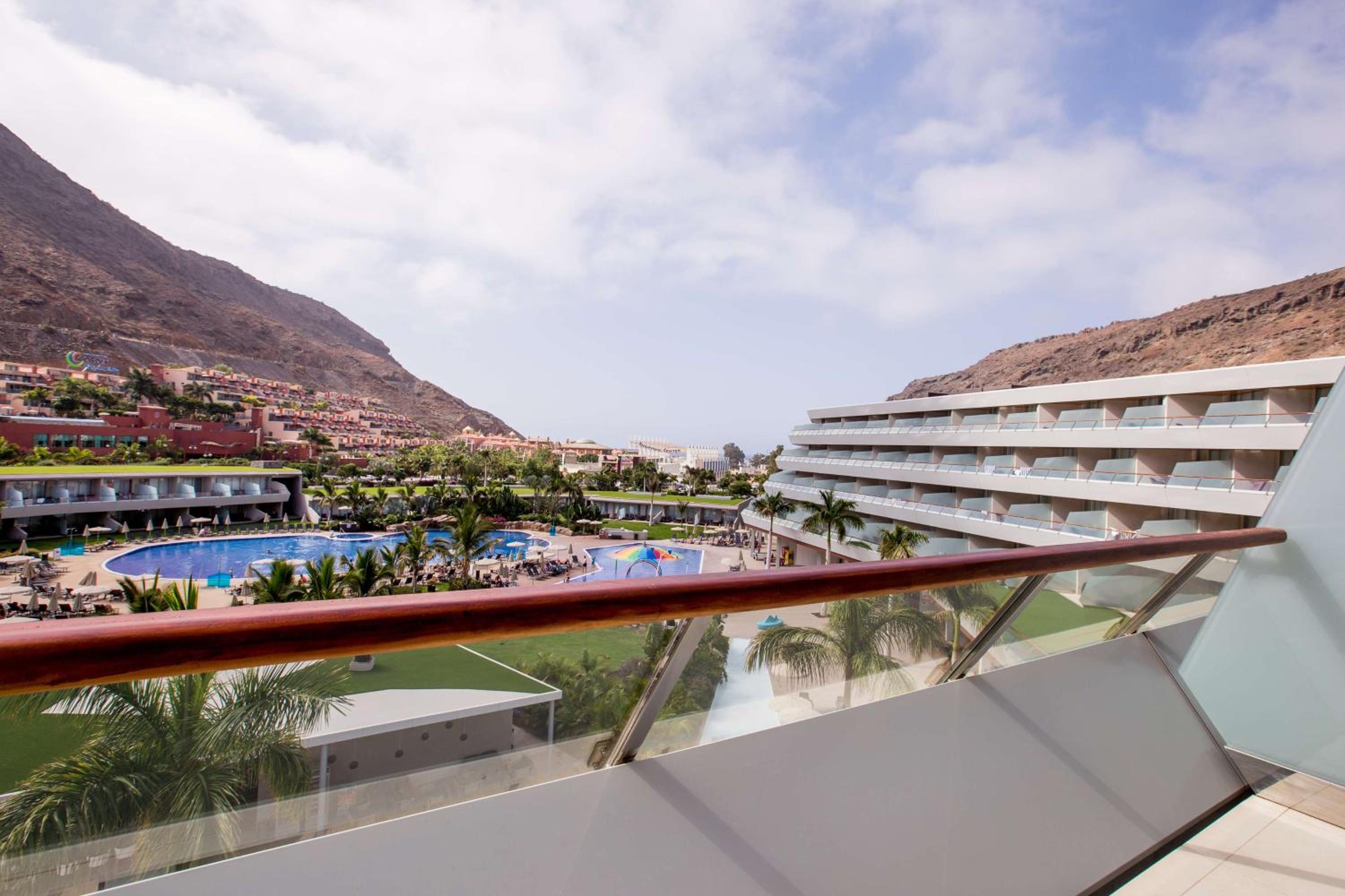 Superior Room Pool View photo 2