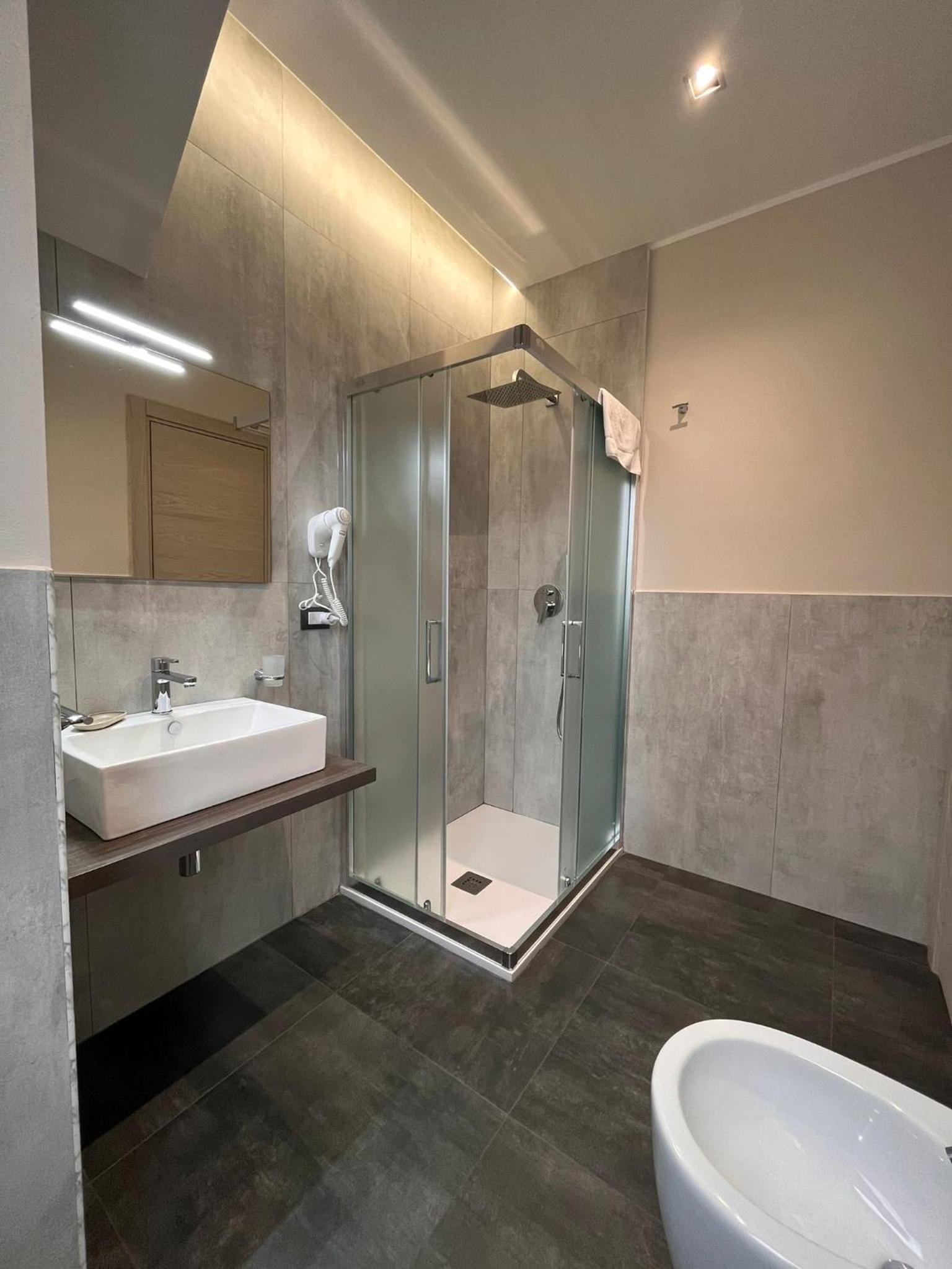 Deluxe Double or Twin Room with Sea View - Photo 23