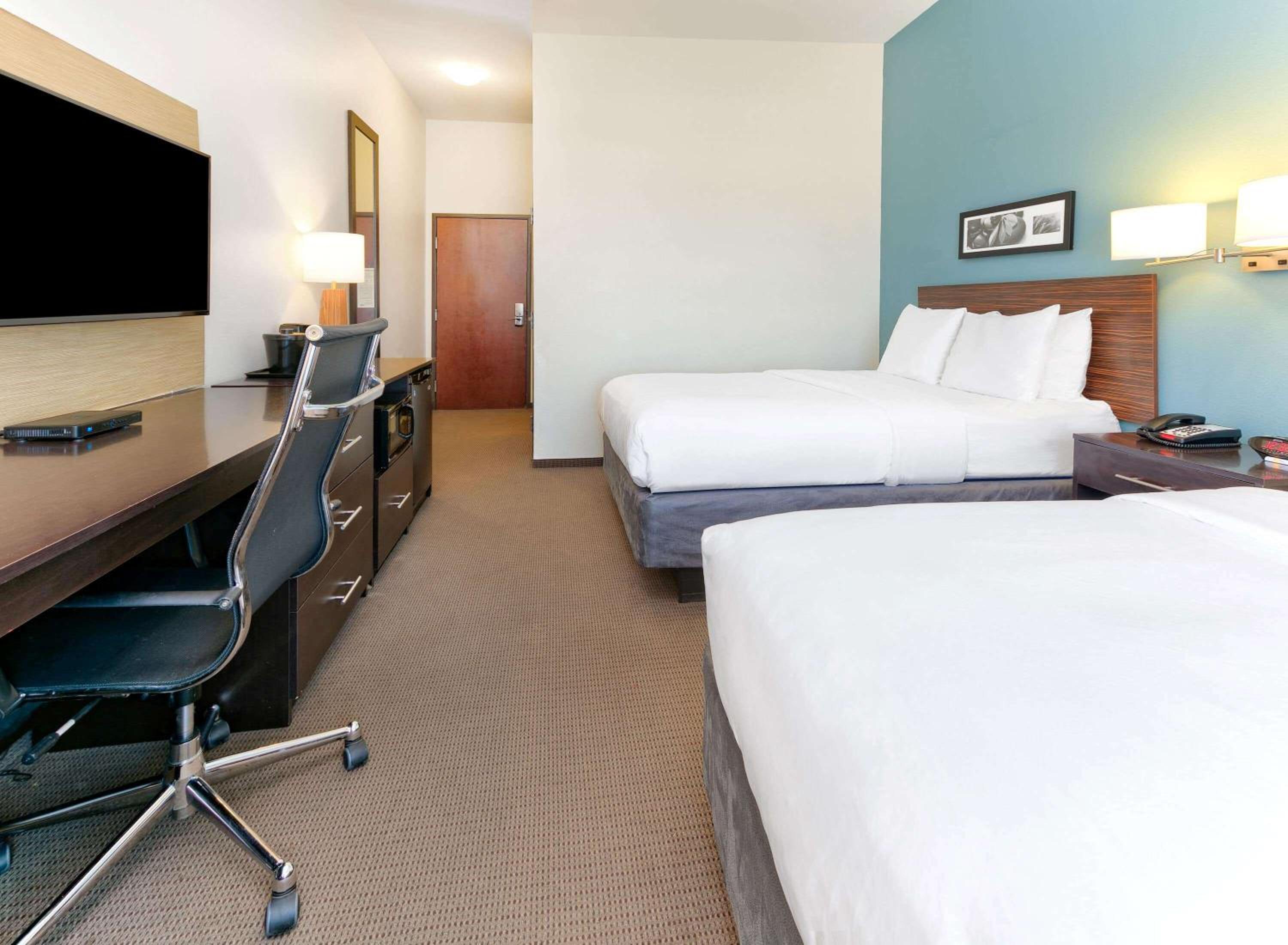 Queen Room with Two Queen Beds - Non-Smoking