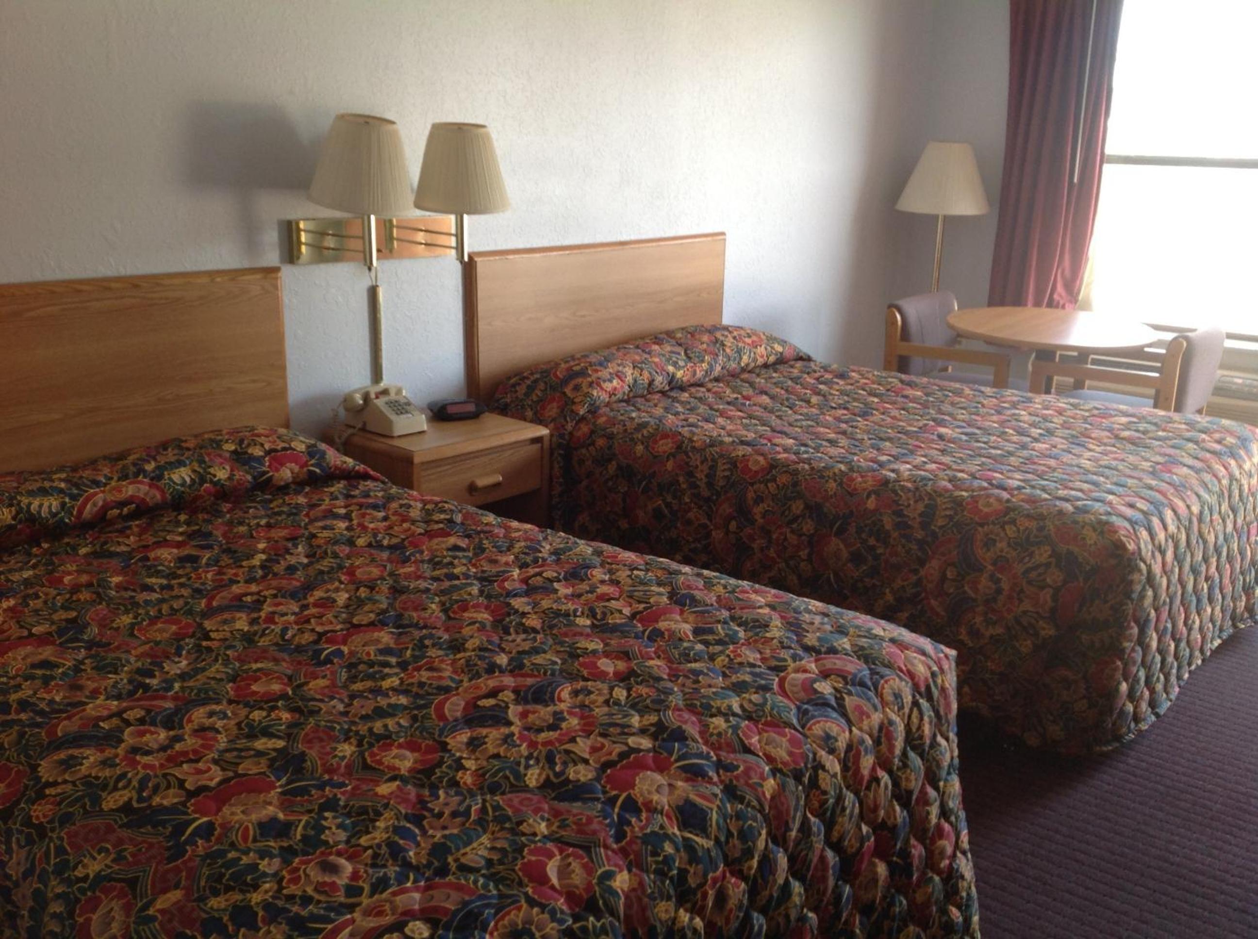 Double Room with Two Double Beds - Non-Smoking - Photo 3