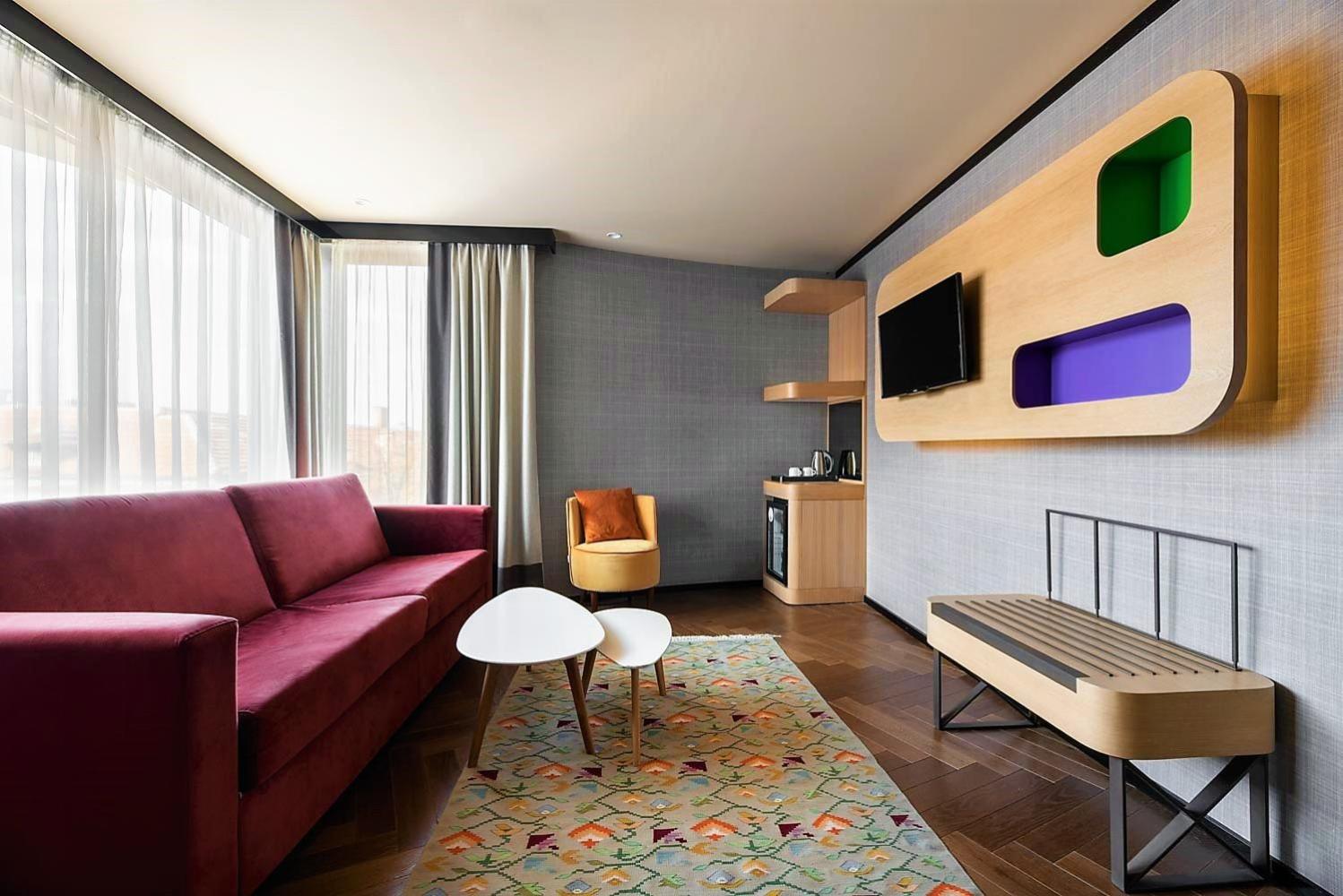 Suite - Photo 3