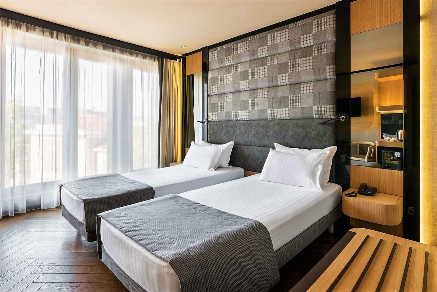 Superior Double or Twin Room - Photo 9