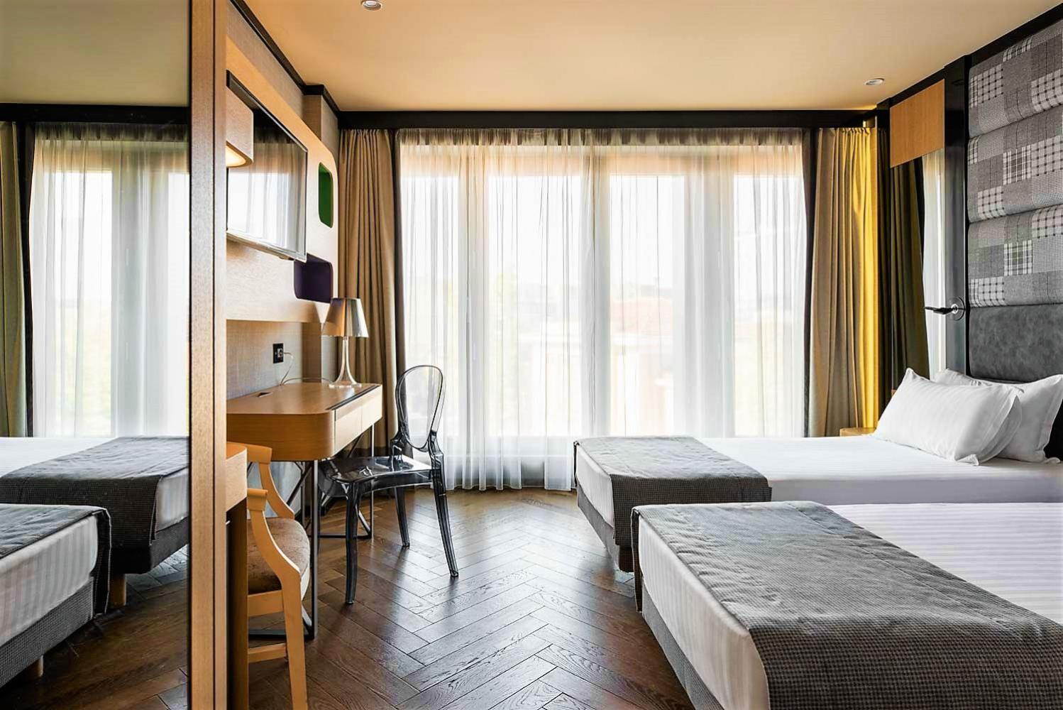 Superior Double or Twin Room - Photo 8