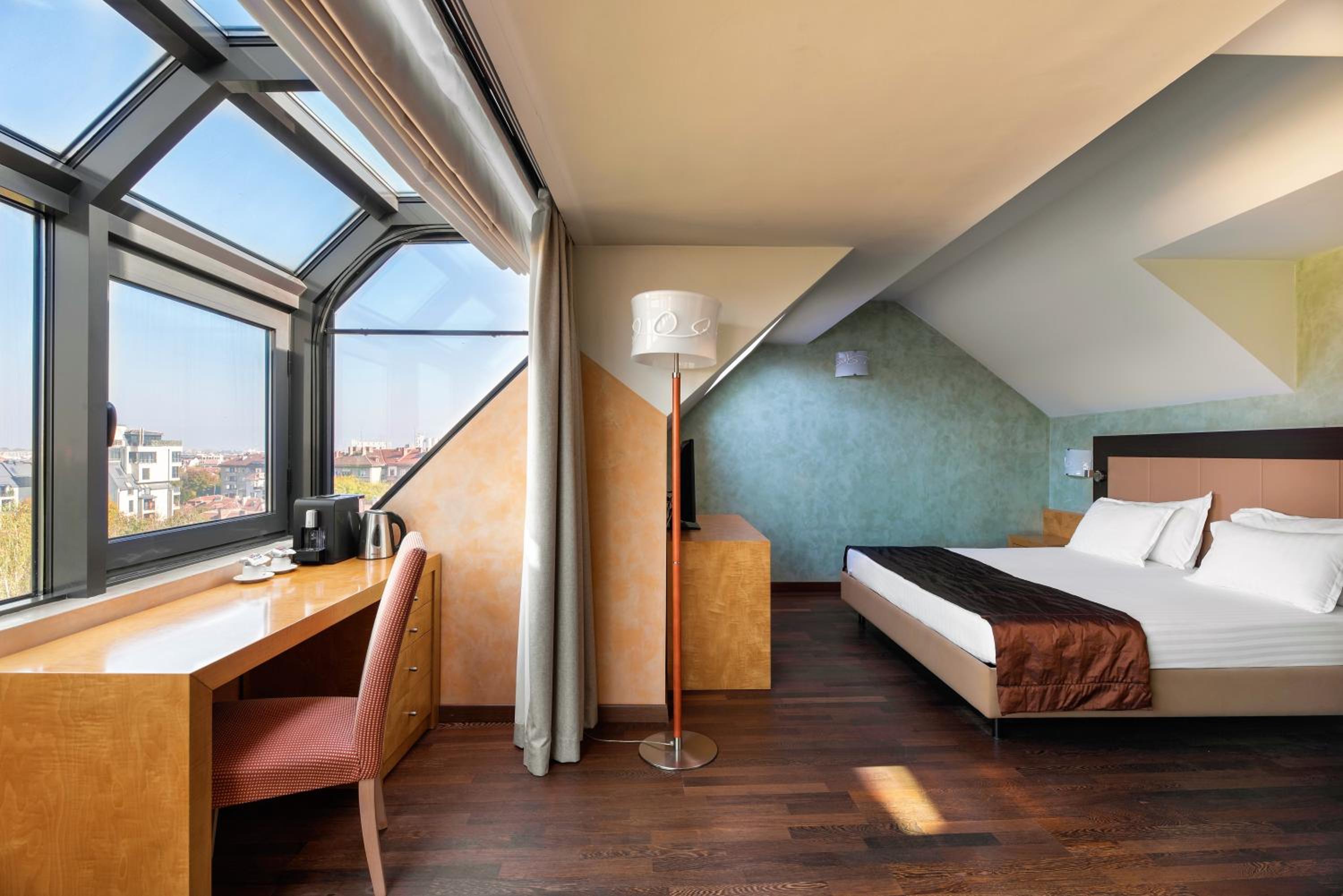 Suite - Photo 5
