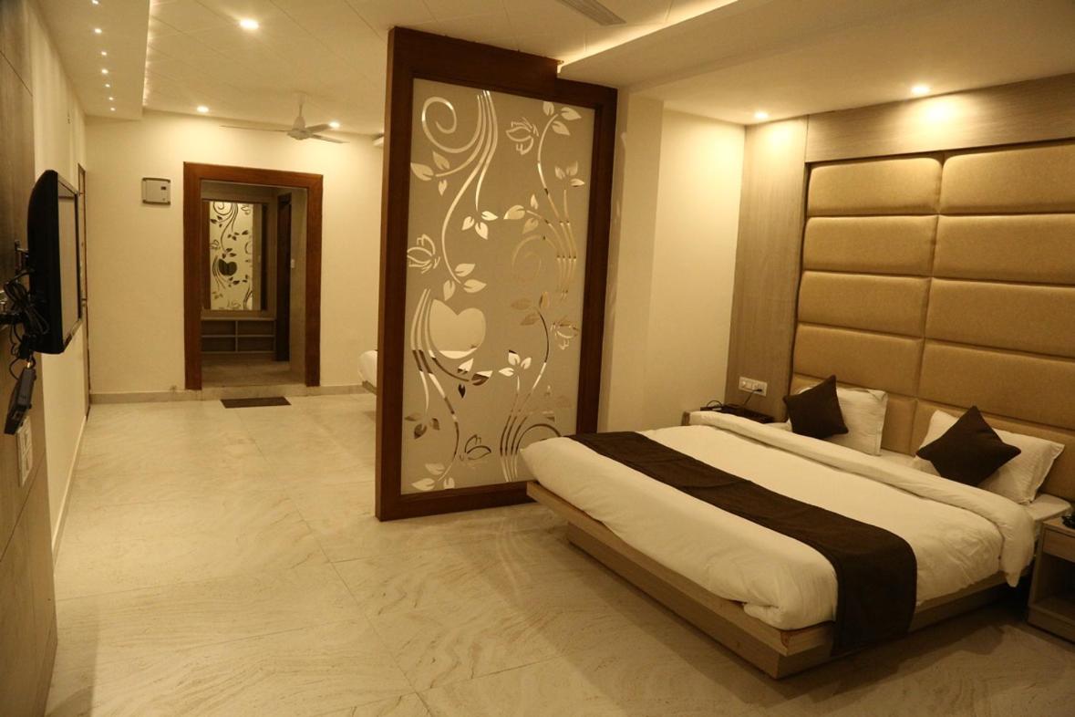 Large Double Room