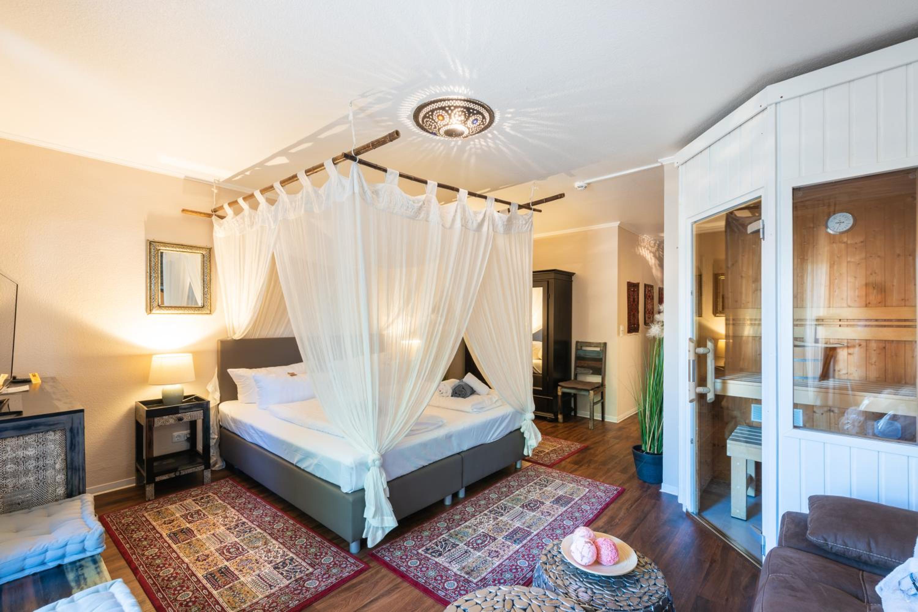 Double Room with Balcony and Sauna photo 3