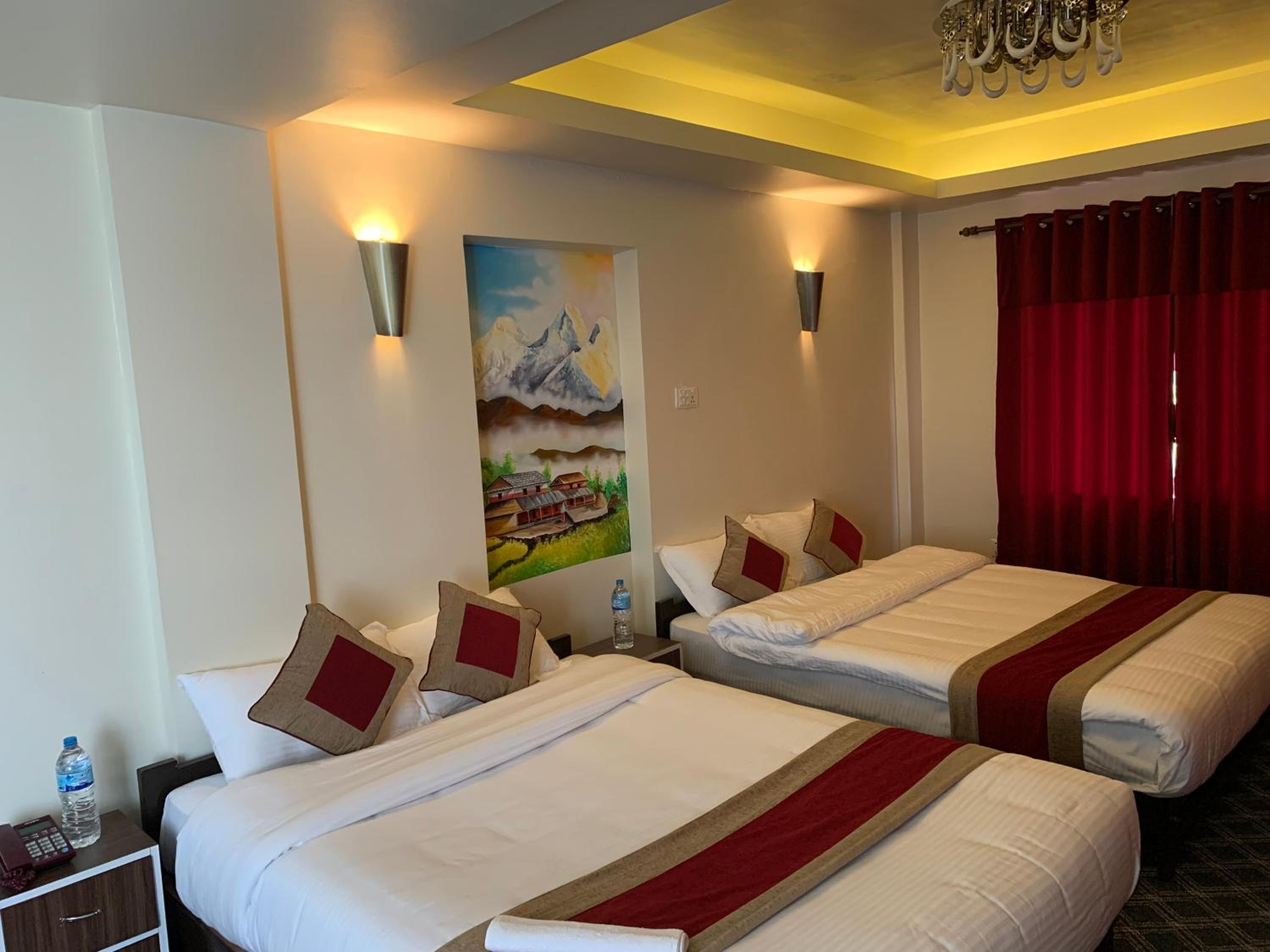 King Room with Two King Beds photo 3