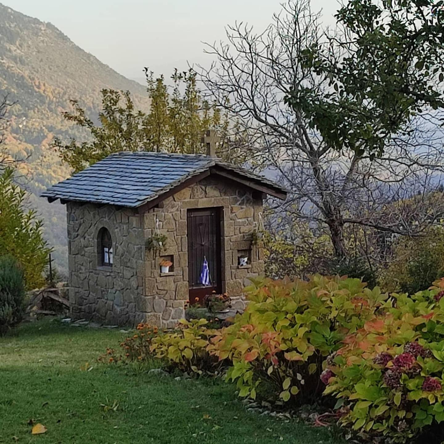 One-Bedroom House - Photo 49