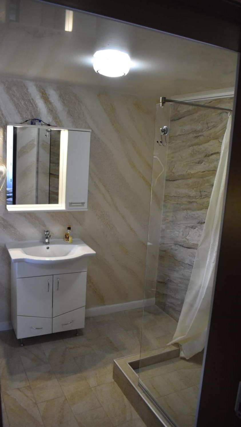 Double or Twin Room with Balcony - Photo 4
